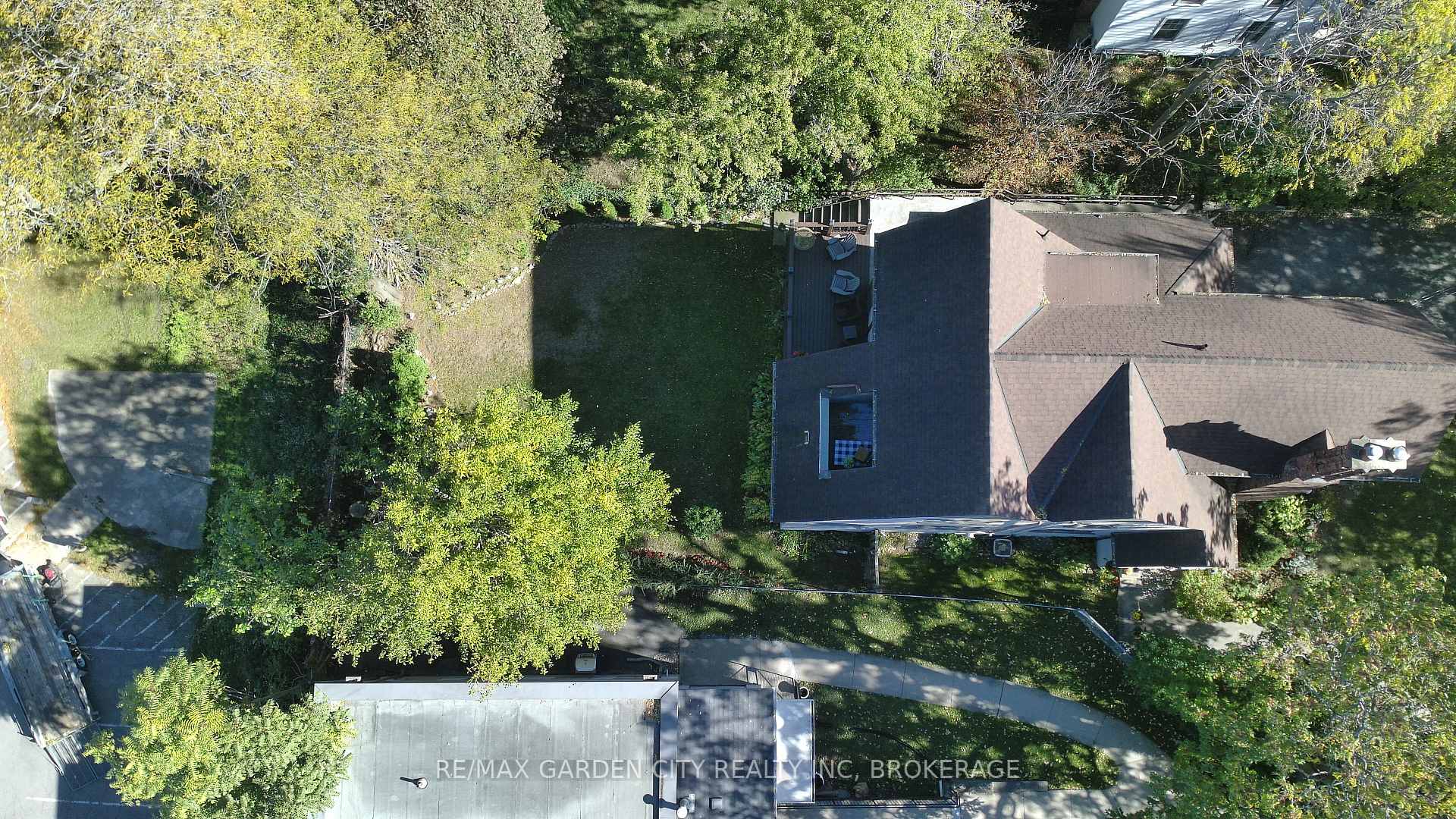 Photo 3 of 38 Clairmont Street, Thorold, Thorold Downtown — HOMEH