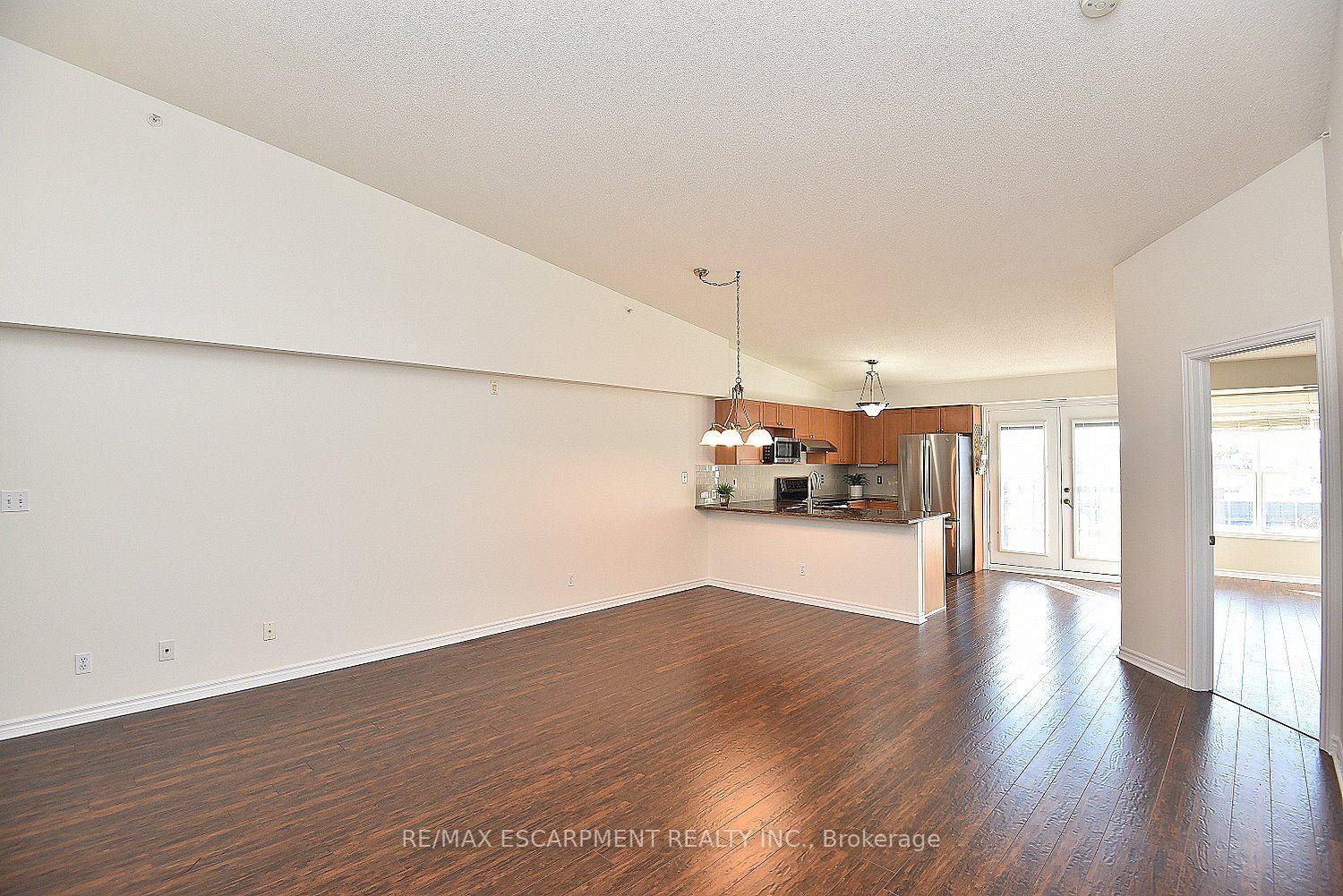 Photo 6 of Unit 412, 2085 Appleby Line, Burlington, Orchard — HOMEH