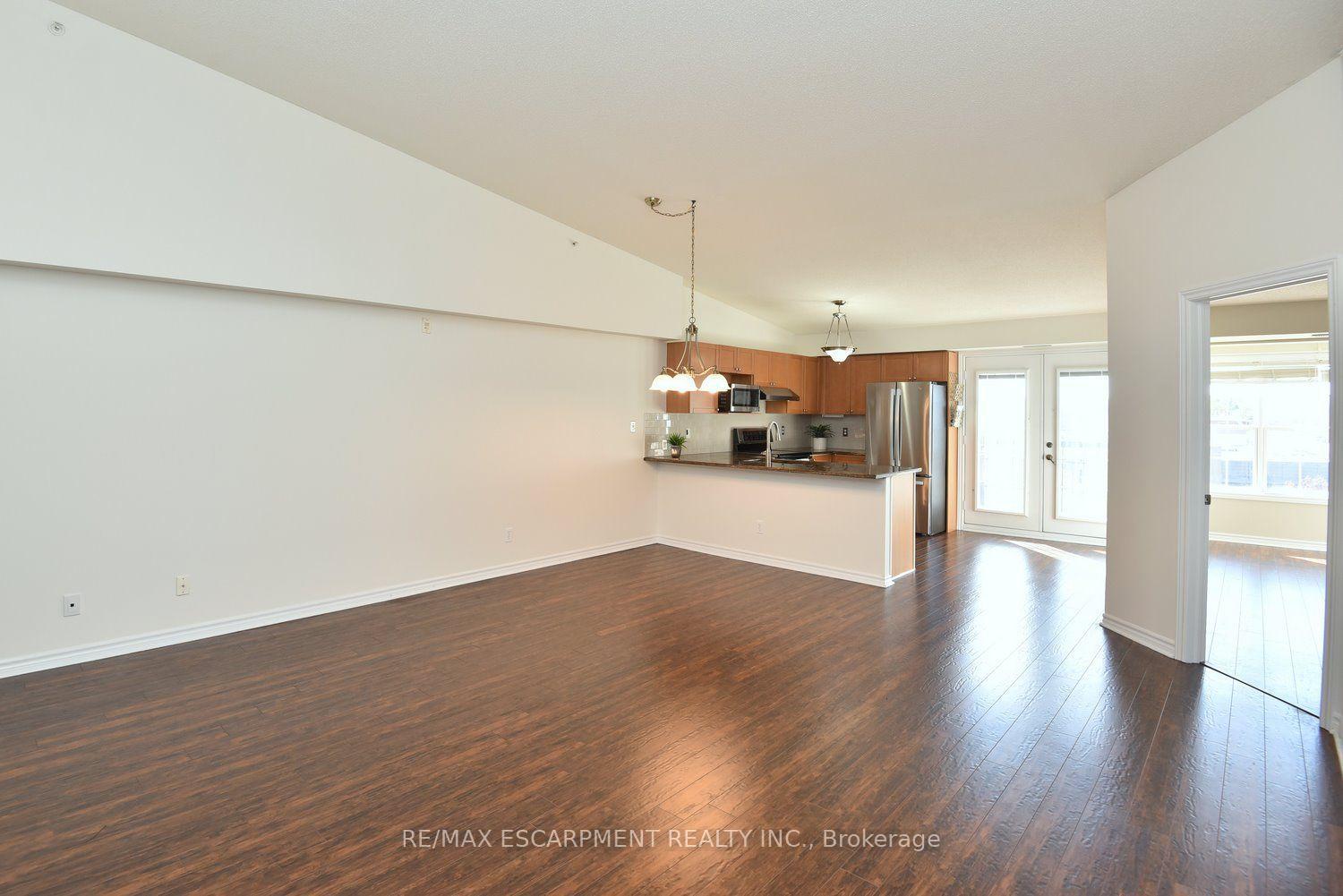 Photo 11 of Unit 412, 2085 Appleby Line, Burlington, Orchard — HOMEH