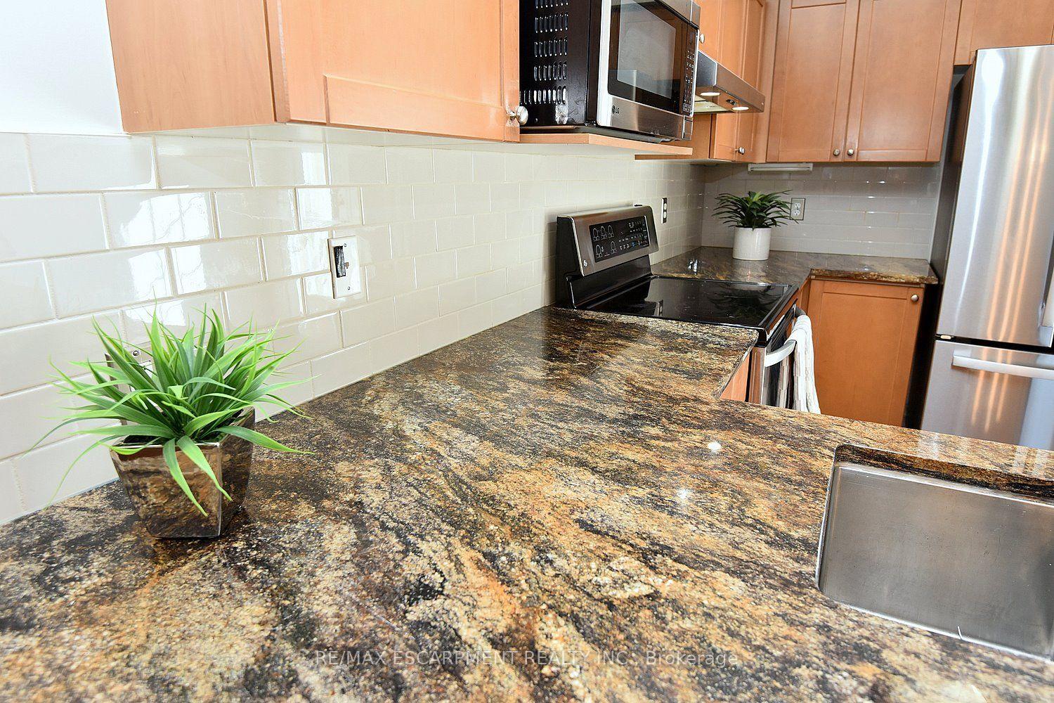Photo 12 of Unit 412, 2085 Appleby Line, Burlington, Orchard — HOMEH