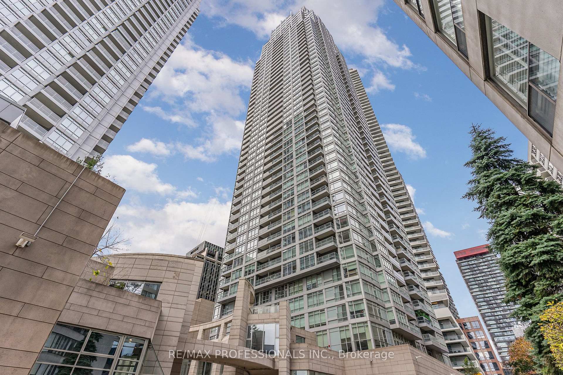 Photo 11 of Unit 2901, 2191 Yonge Street, Toronto, Mount Pleasant West — HOMEH