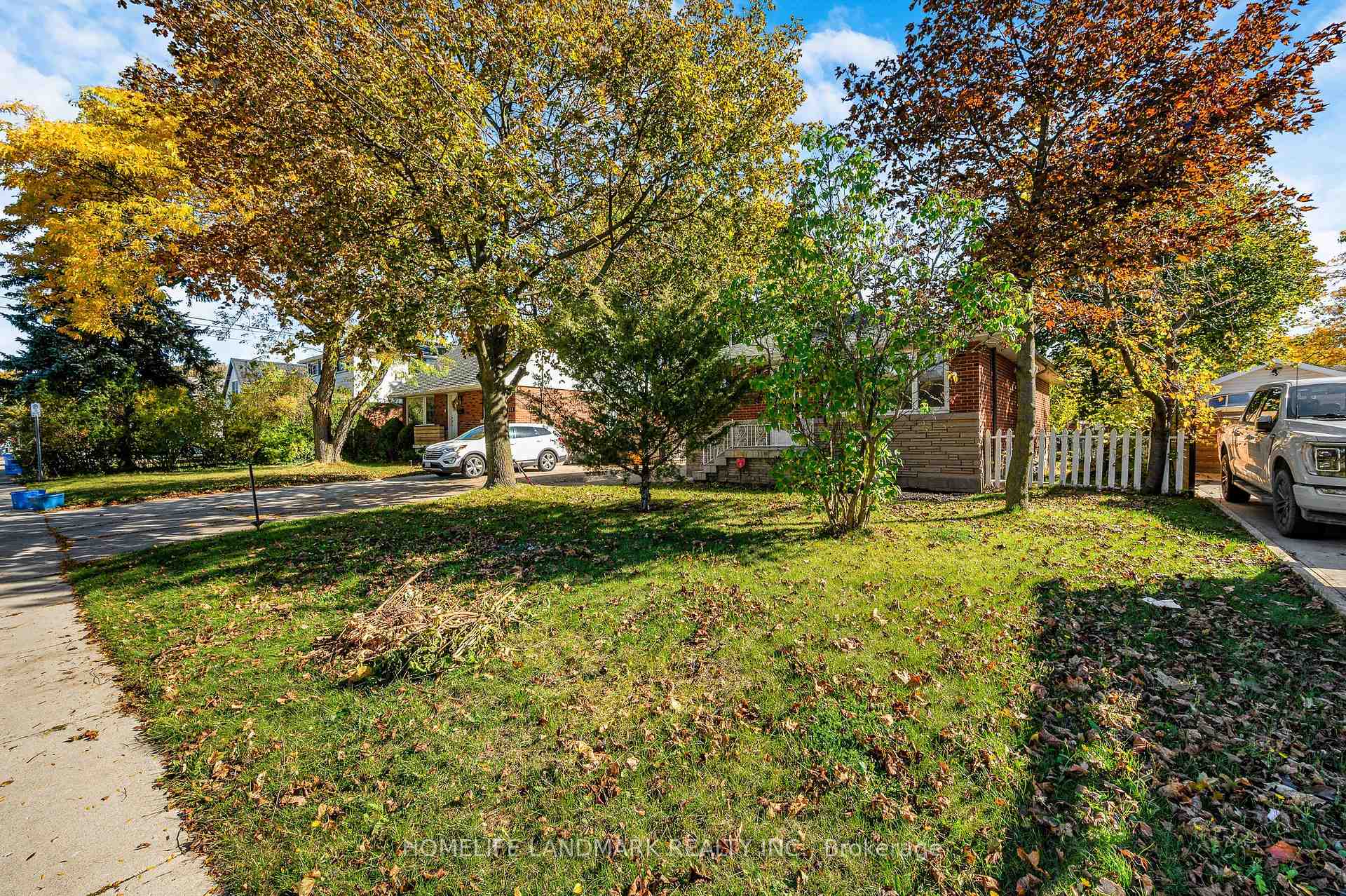 Photo 1 of 135 Howard Avenue, Hamilton, Balfour — HOMEH