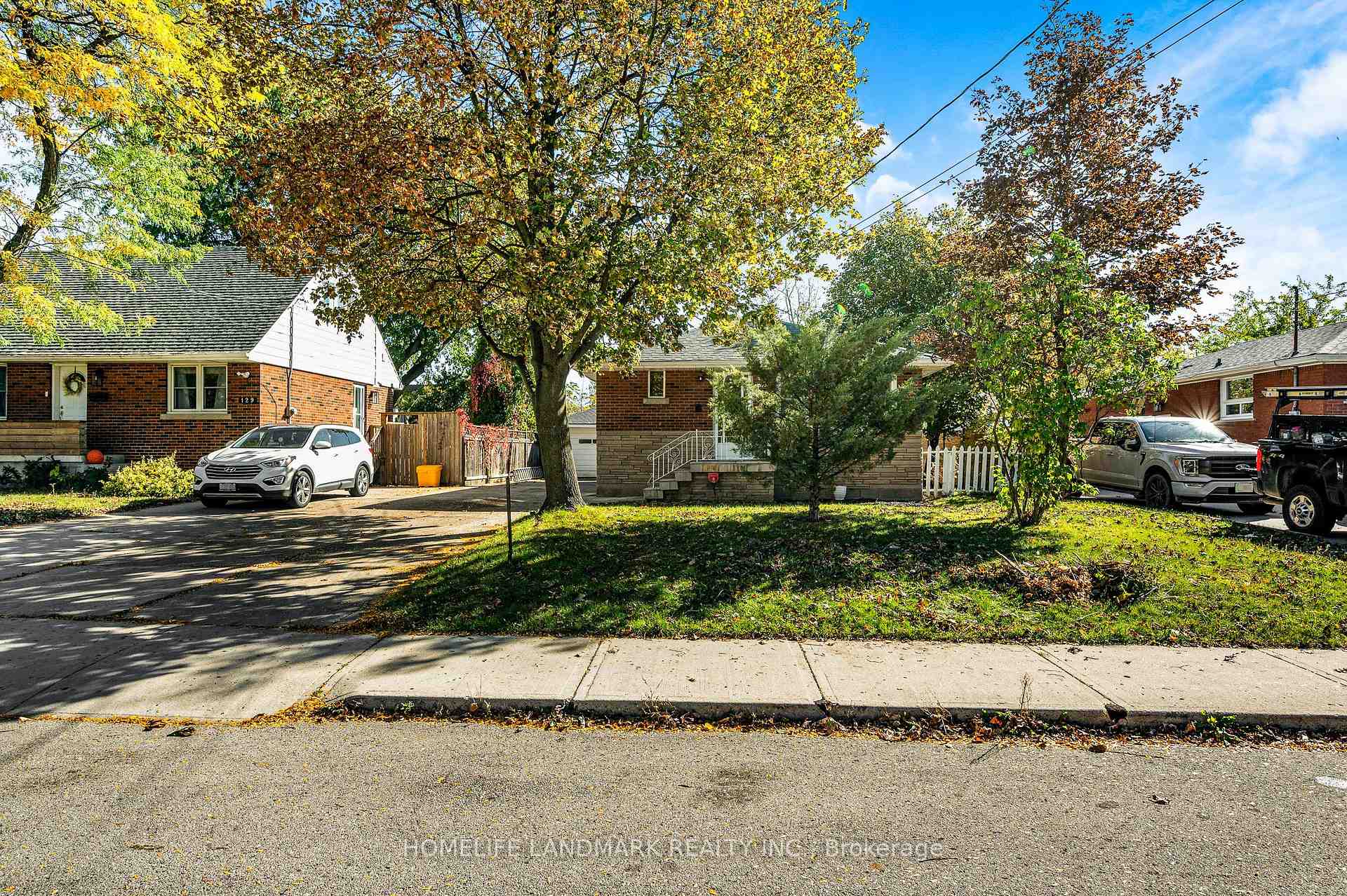 Photo 3 of 135 Howard Avenue, Hamilton, Balfour — HOMEH
