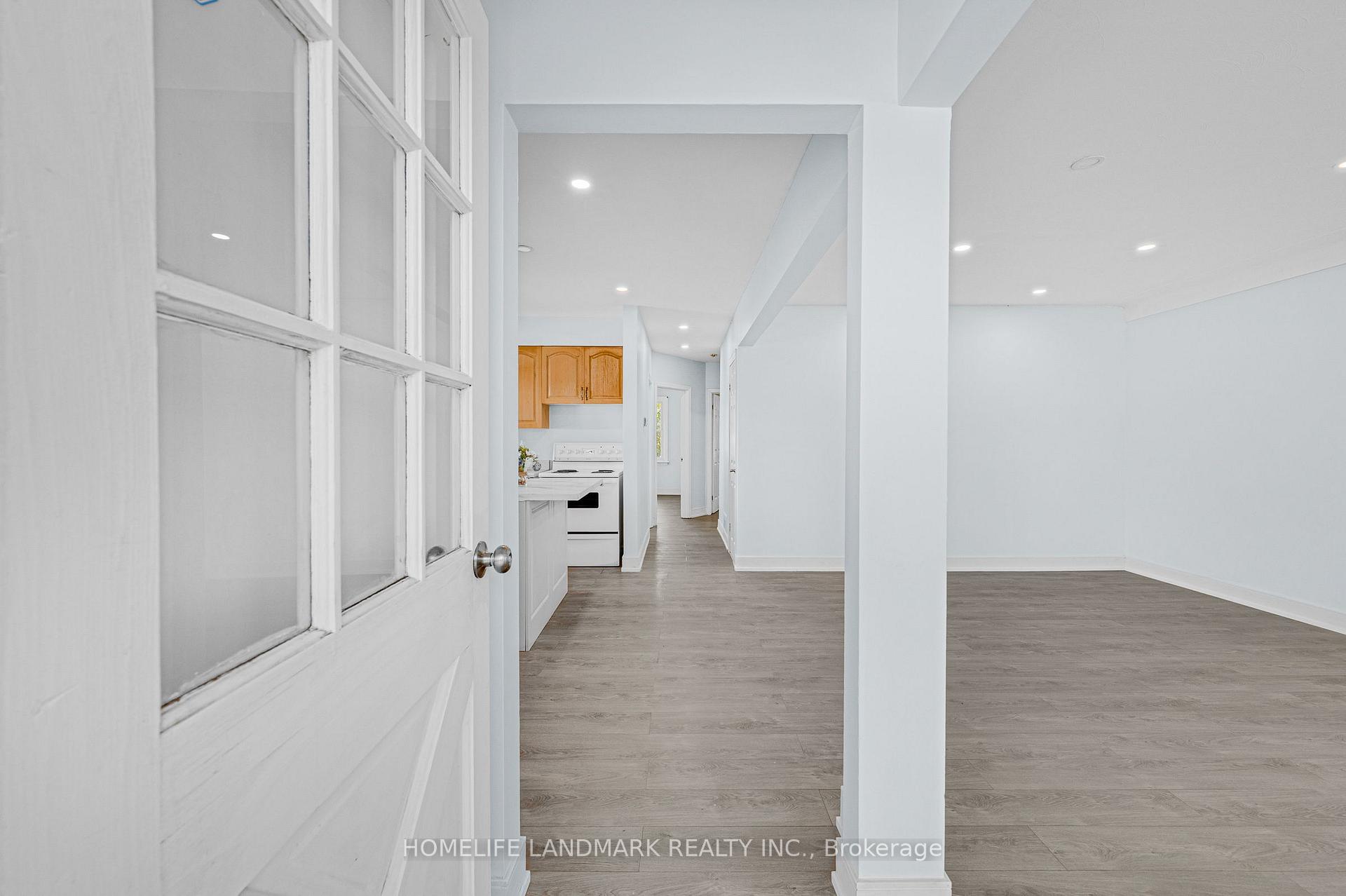 Photo 6 of 135 Howard Avenue, Hamilton, Balfour — HOMEH
