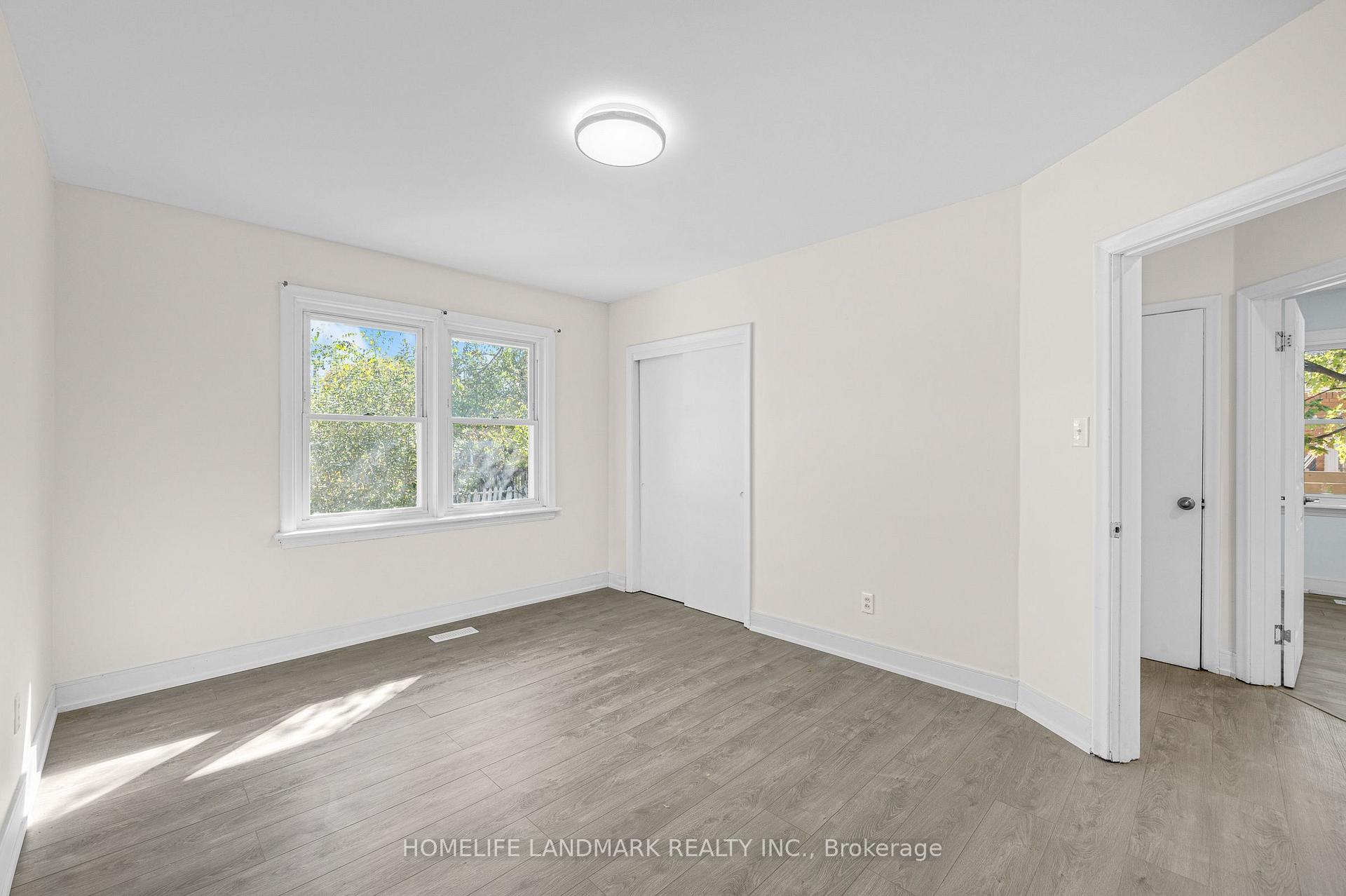 Photo 11 of 135 Howard Avenue, Hamilton, Balfour — HOMEH