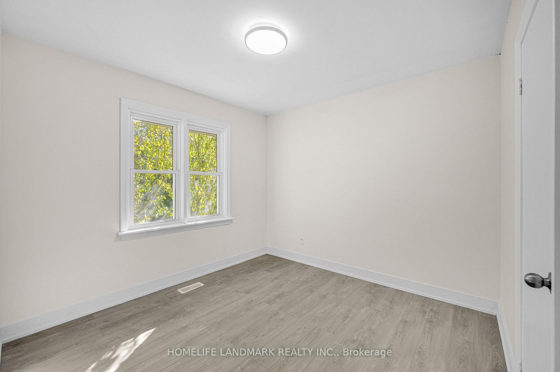 Photo 20 of 135 Howard Avenue, Hamilton, Balfour — HOMEH