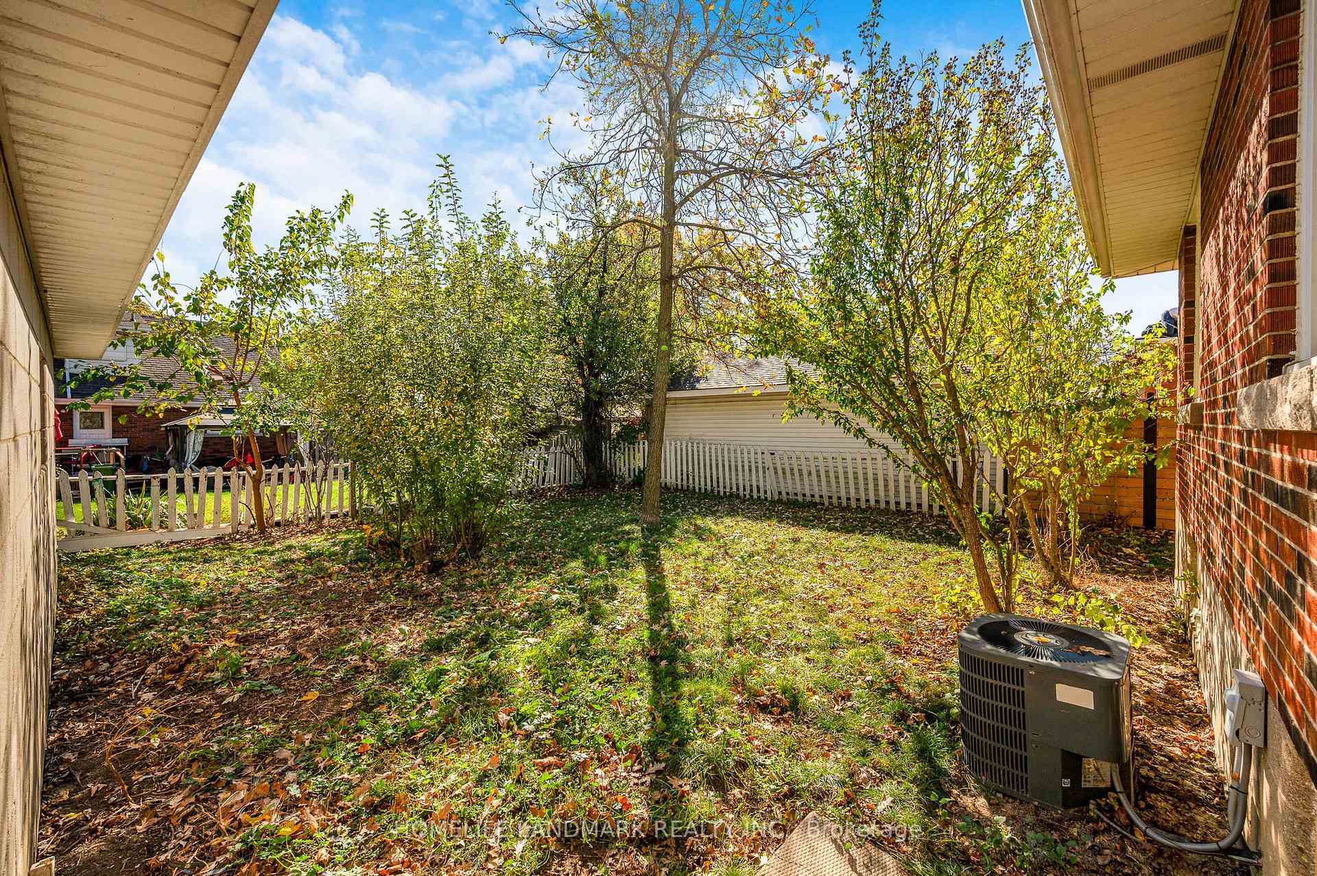 Photo 32 of 135 Howard Avenue, Hamilton, Balfour — HOMEH