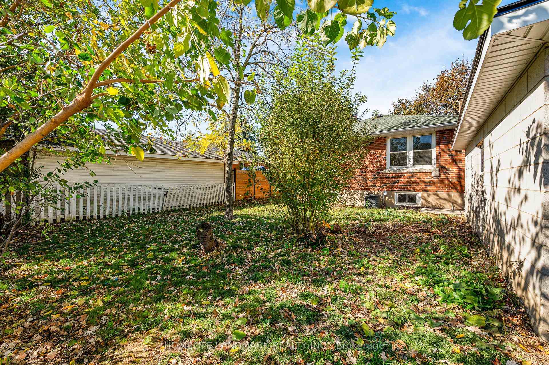 Photo 33 of 135 Howard Avenue, Hamilton, Balfour — HOMEH