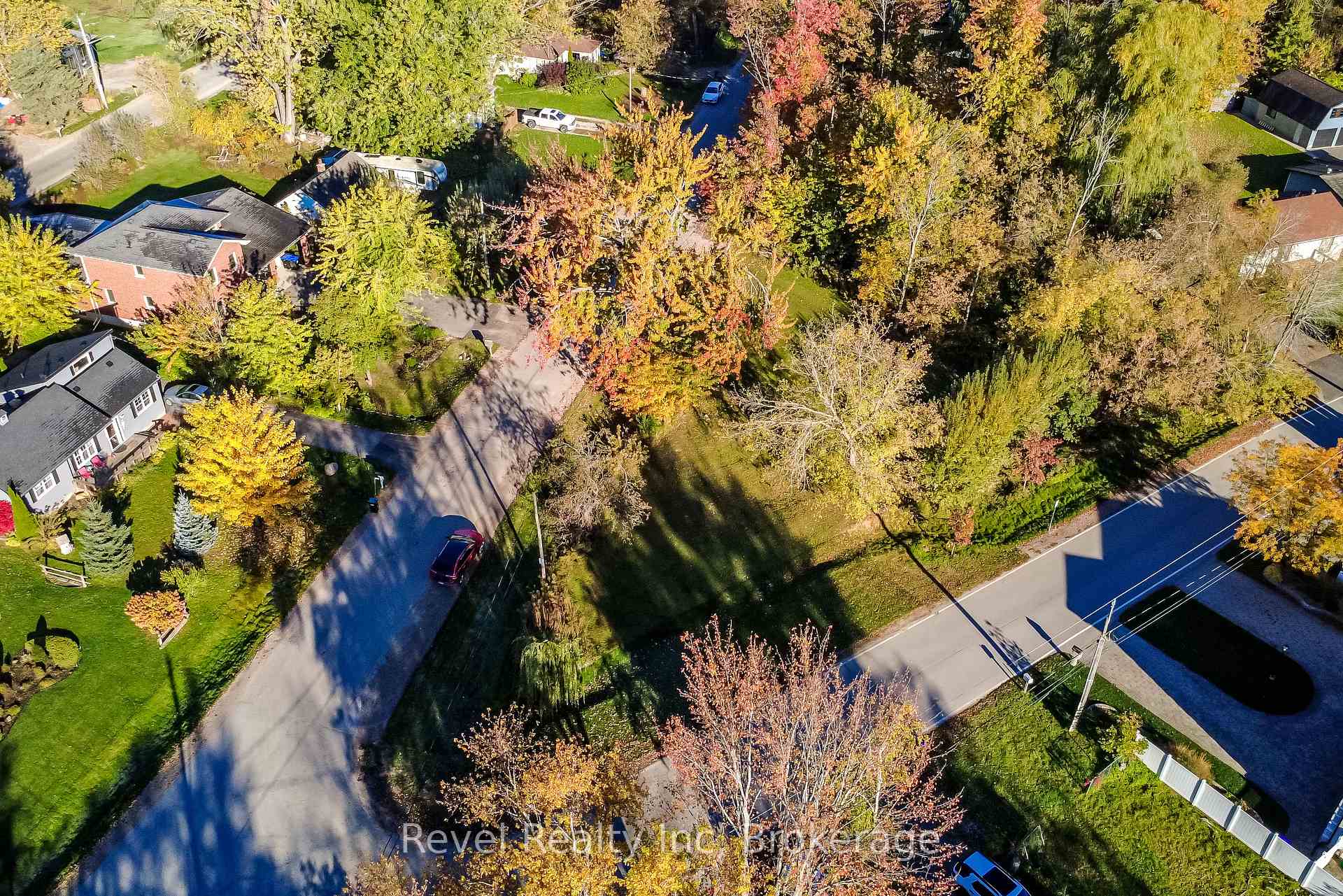 Photo 2 of 2354 Crystal Beach Road, Innisfil, Alcona — HOMEH