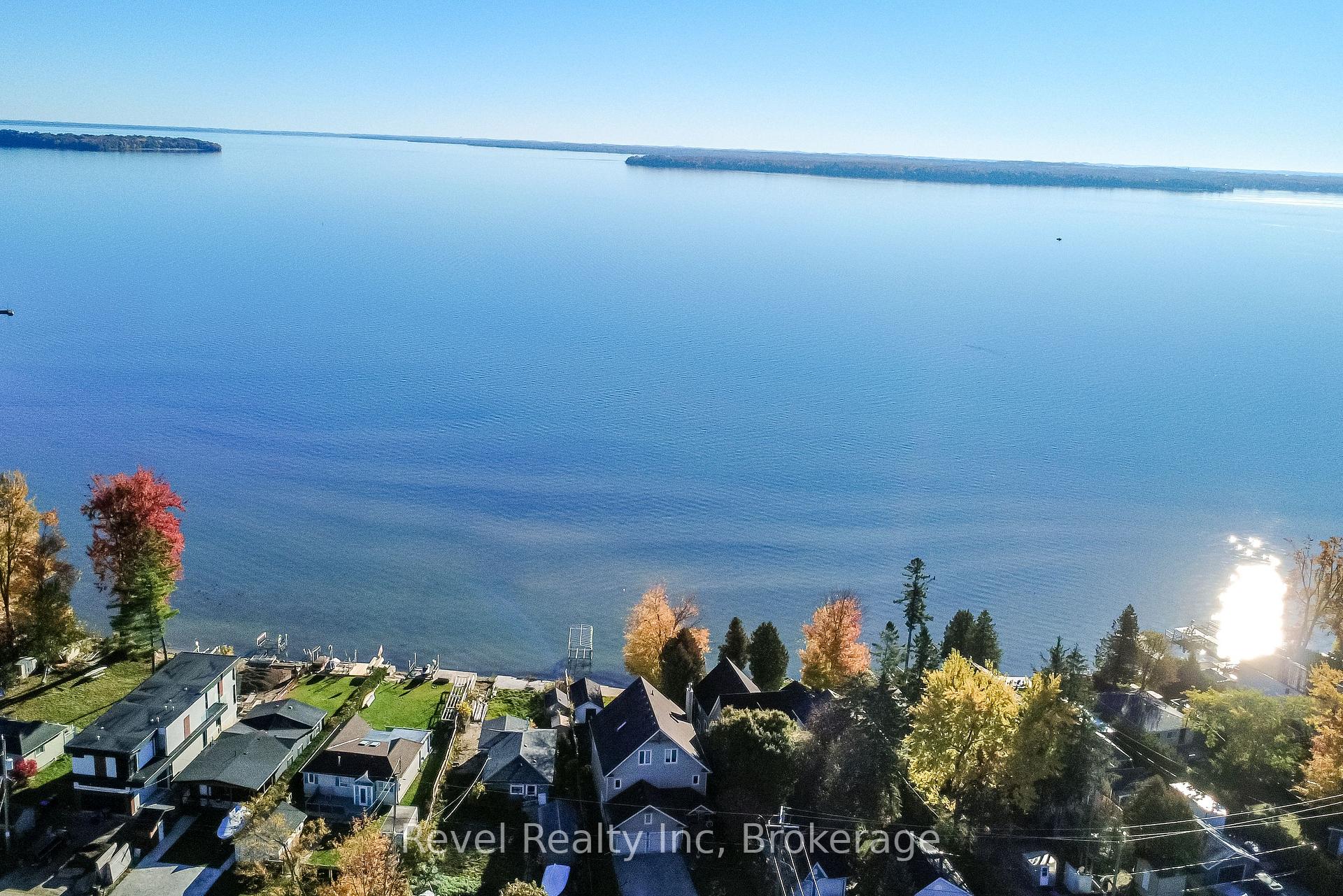 Photo 4 of 2354 Crystal Beach Road, Innisfil, Alcona — HOMEH
