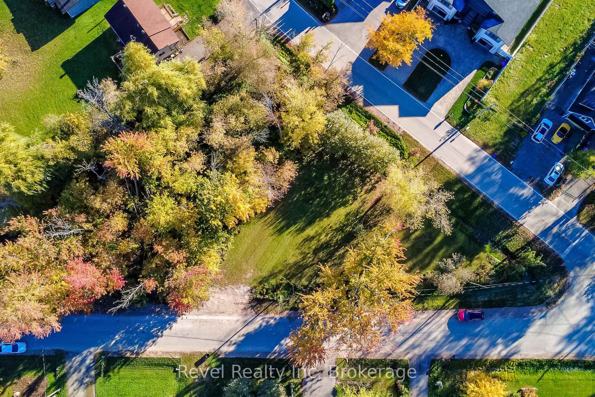 Photo 6 of 2354 Crystal Beach Road, Innisfil, Alcona — HOMEH