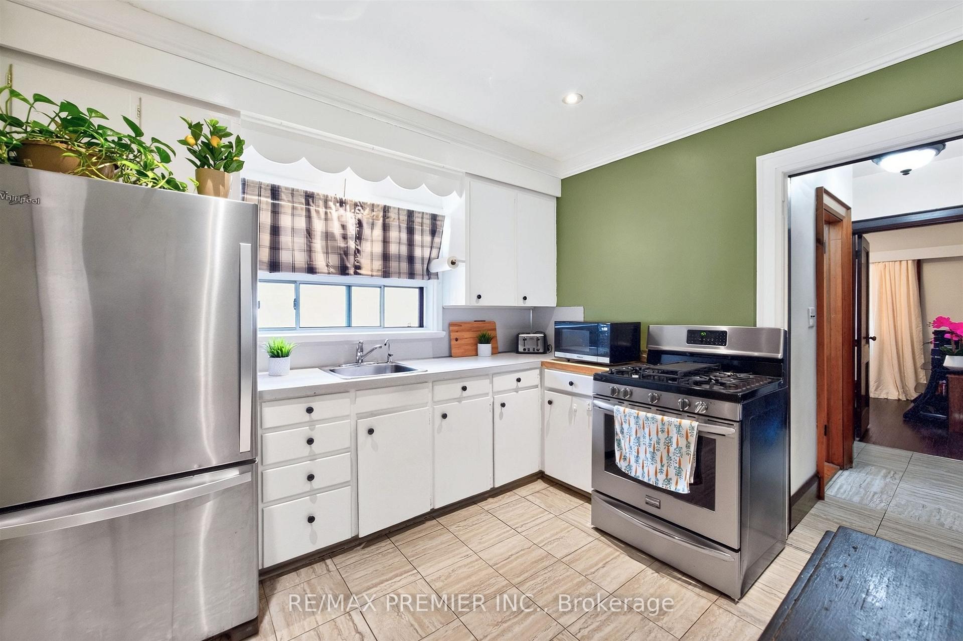 Photo 7 of 232 John Street, North York, Weston — HOMEH