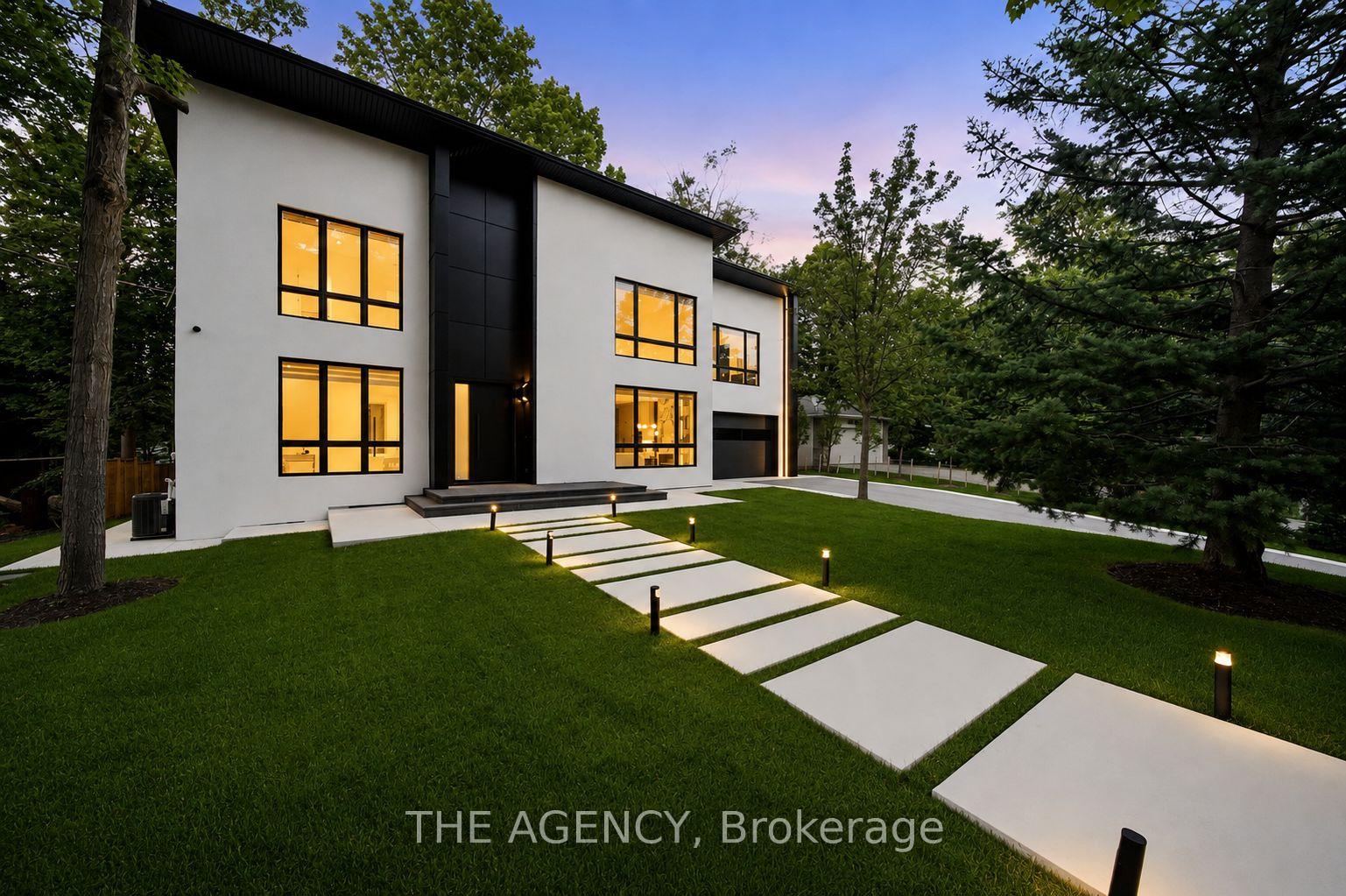 Photo 2 of 193 Beechwood Crescent, Newmarket, Central Newmarket — HOMEH