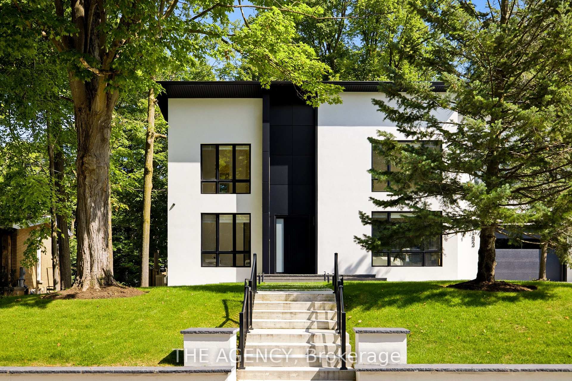 Photo 3 of 193 Beechwood Crescent, Newmarket, Central Newmarket — HOMEH