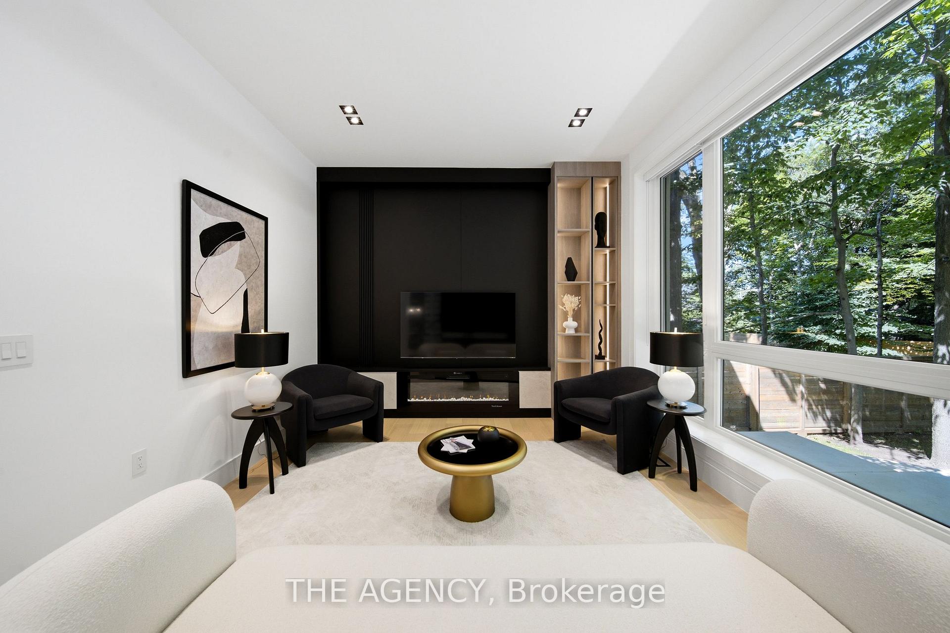 Photo 14 of 193 Beechwood Crescent, Newmarket, Central Newmarket — HOMEH