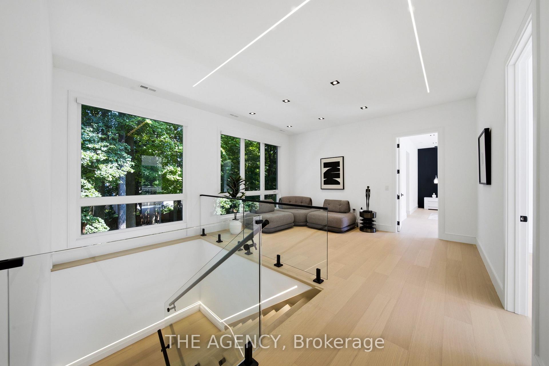 Photo 17 of 193 Beechwood Crescent, Newmarket, Central Newmarket — HOMEH