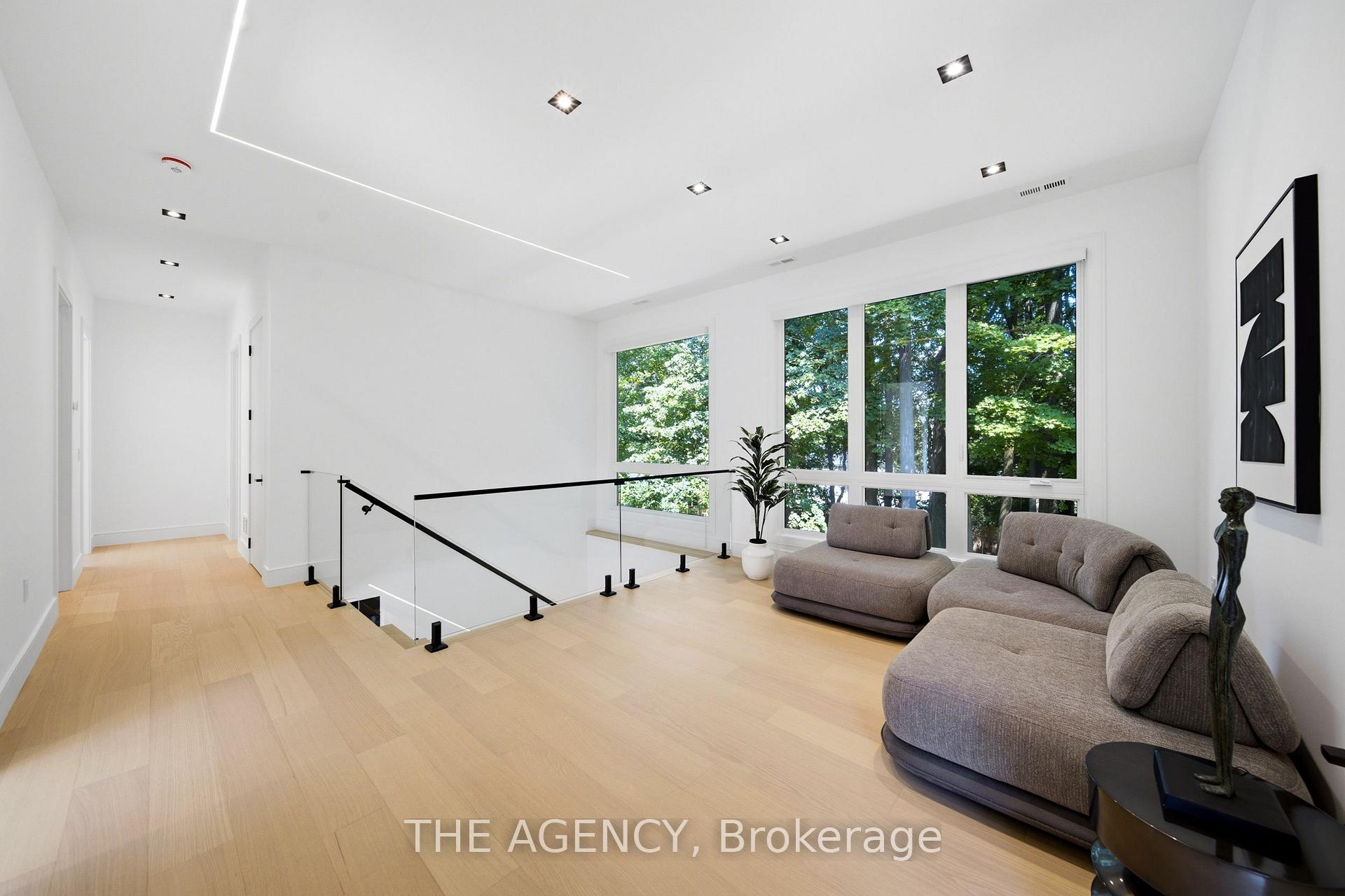 Photo 18 of 193 Beechwood Crescent, Newmarket, Central Newmarket — HOMEH