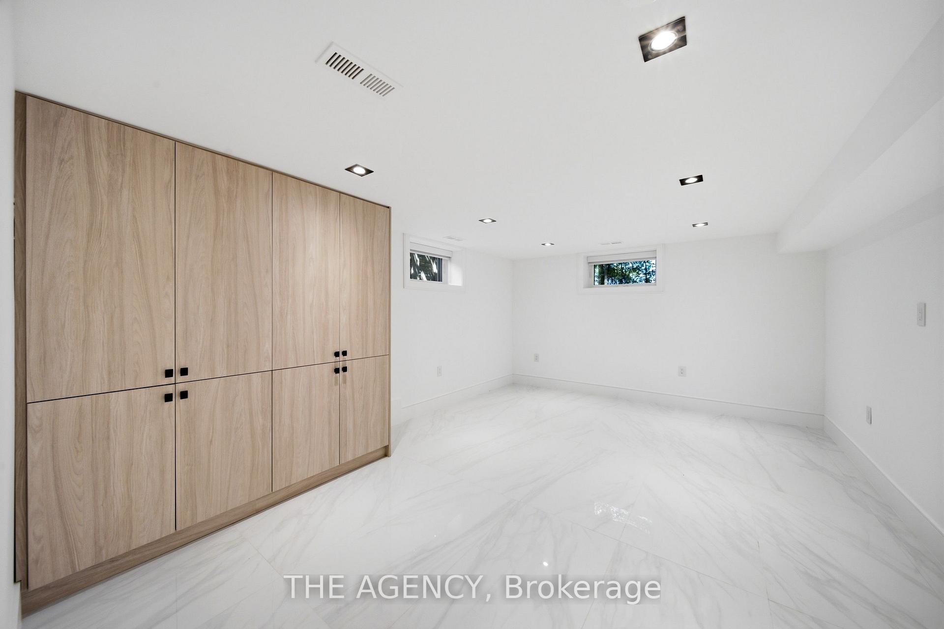 Photo 35 of 193 Beechwood Crescent, Newmarket, Central Newmarket — HOMEH