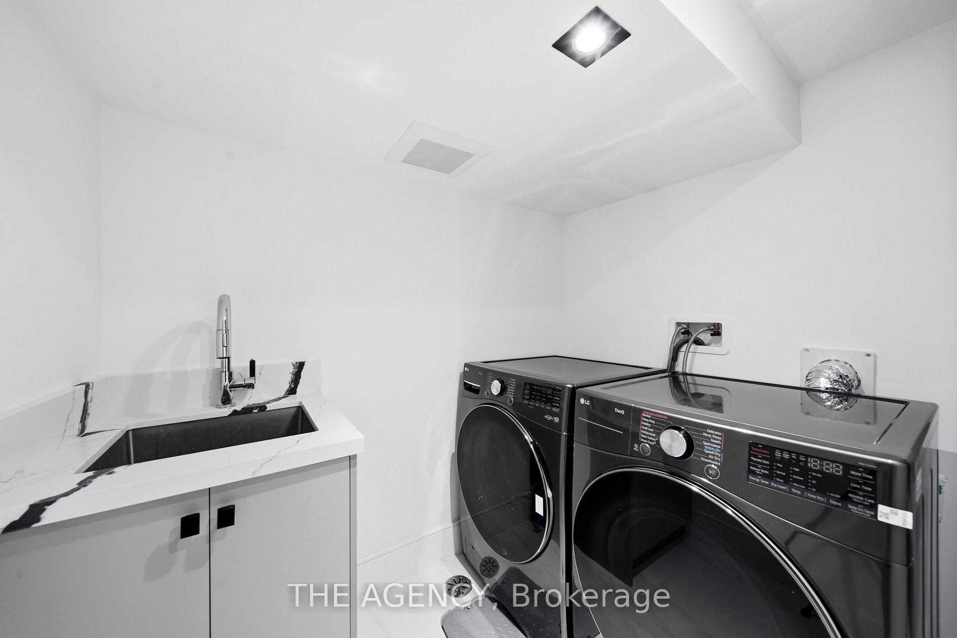 Photo 38 of 193 Beechwood Crescent, Newmarket, Central Newmarket — HOMEH