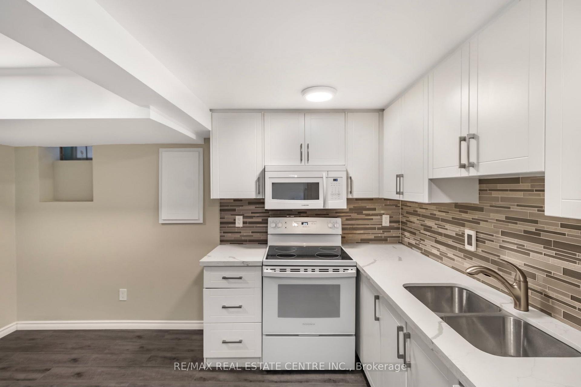 Photo 4 of 5 Rutherford Avenue, North York, Mount Dennis — HOMEH