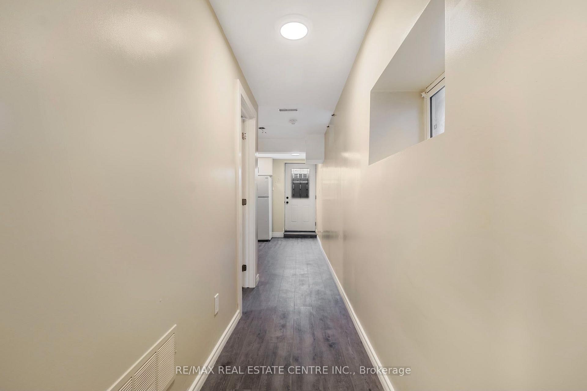 Photo 8 of 5 Rutherford Avenue, North York, Mount Dennis — HOMEH