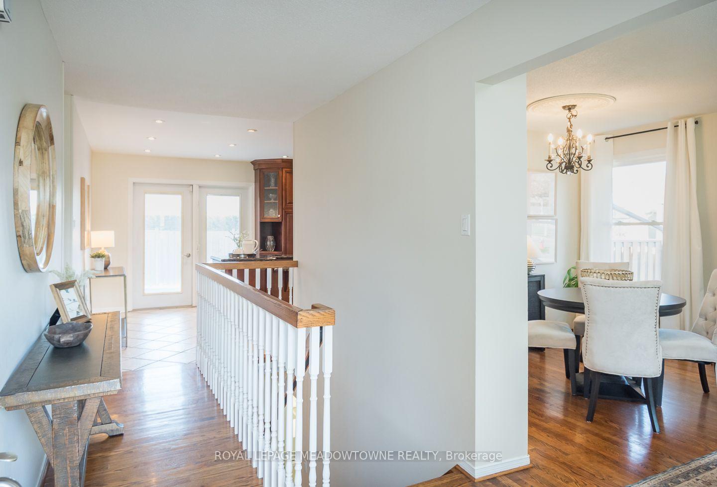 Photo 5 of 46 Reynier Drive, Brampton, Heart Lake East — HOMEH