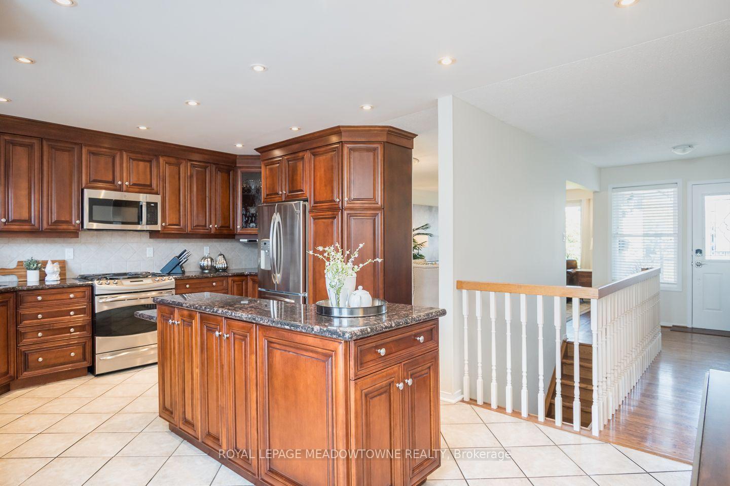 Photo 15 of 46 Reynier Drive, Brampton, Heart Lake East — HOMEH