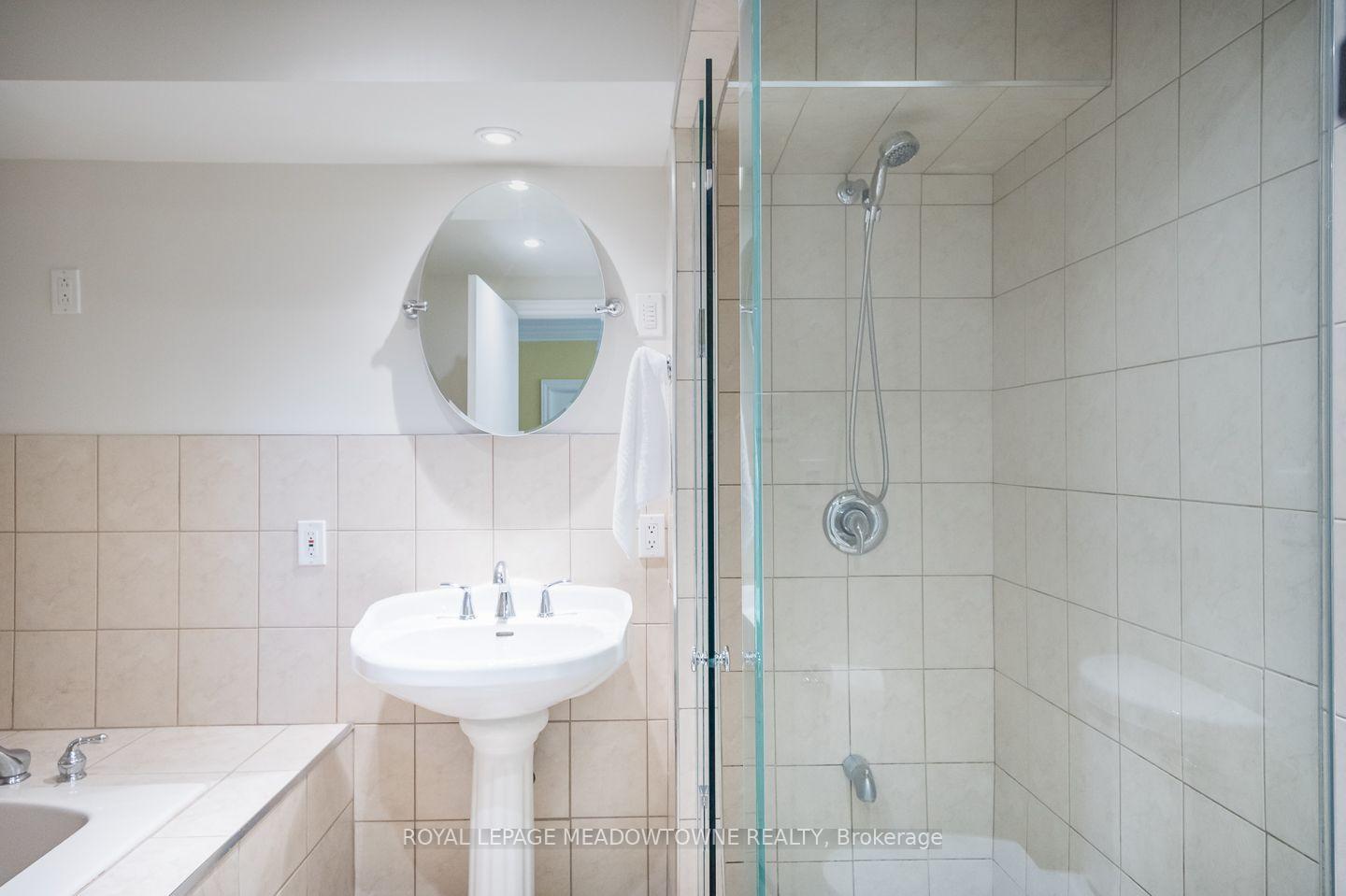 Photo 34 of 46 Reynier Drive, Brampton, Heart Lake East — HOMEH