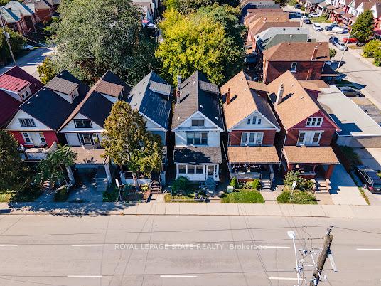 Photo 3 of 35 Sherman Avenue N, Hamilton, Gibson — HOMEH