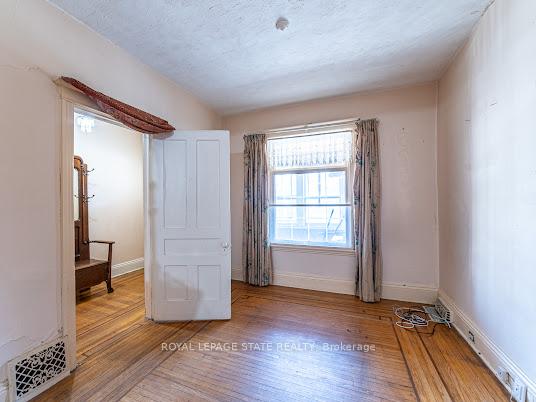 Photo 11 of 35 Sherman Avenue N, Hamilton, Gibson — HOMEH