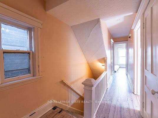 Photo 19 of 35 Sherman Avenue N, Hamilton, Gibson — HOMEH