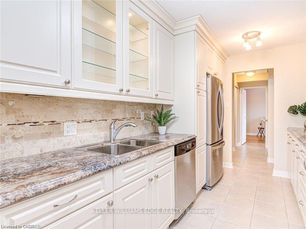 Photo 4 of Unit 302, 2055 Upper Middle Road, Burlington, Brant Hills — HOMEH
