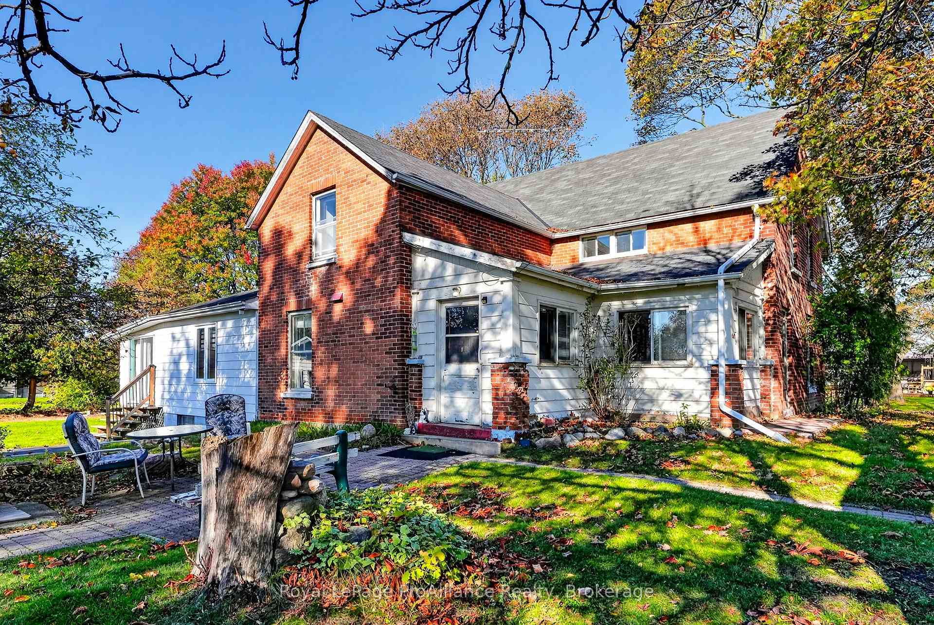 Photo of 1167 Division Street