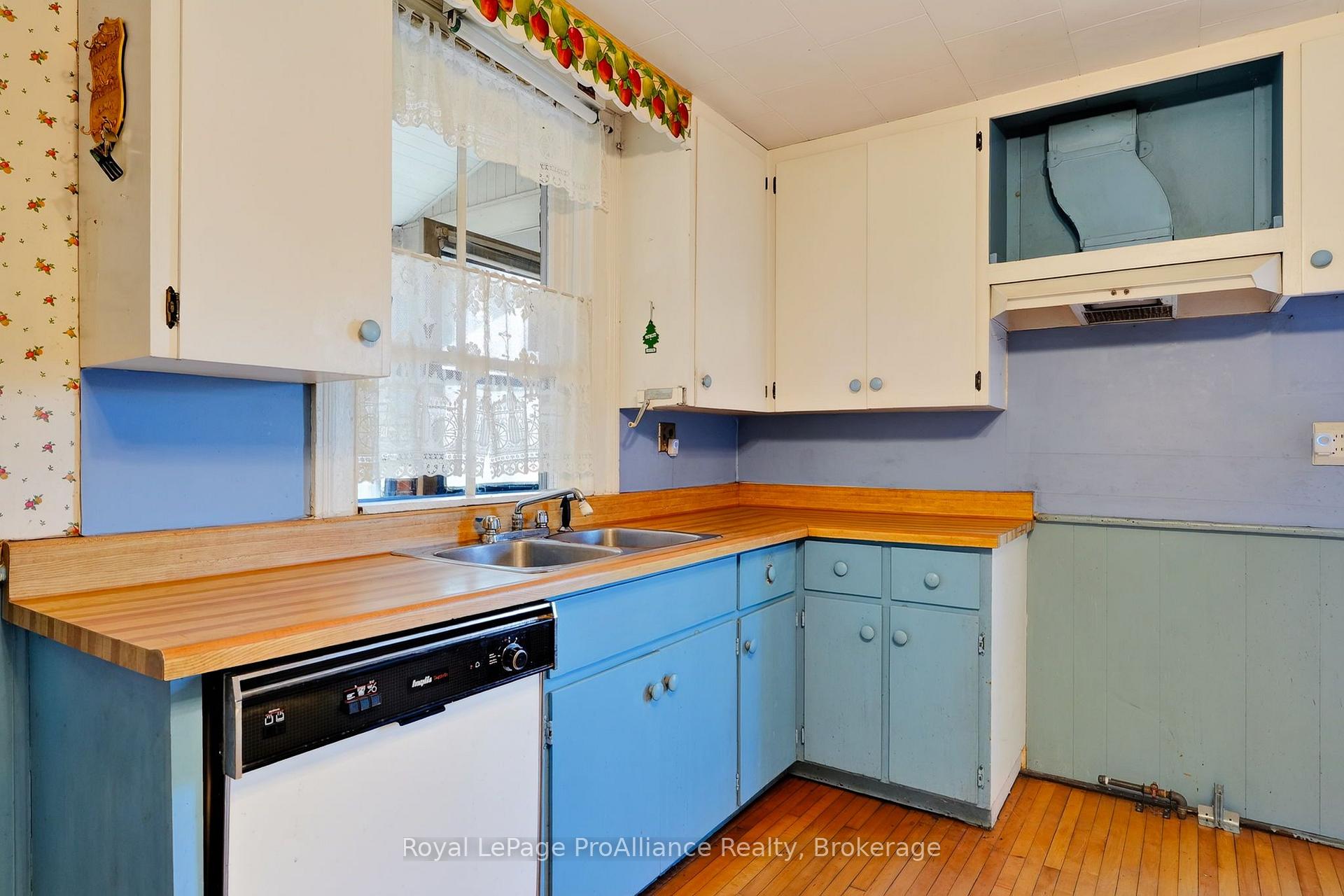 Photo 8 of 1167 Division Street, Cobourg — HOMEH