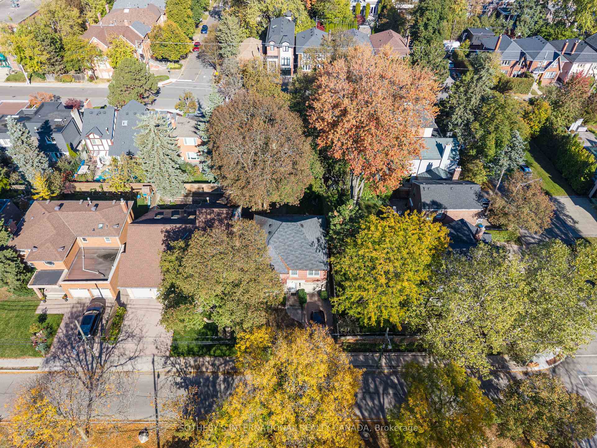 Photo 2 of 40 Teddington Pk Avenue, Toronto, Lawrence Park North — HOMEH
