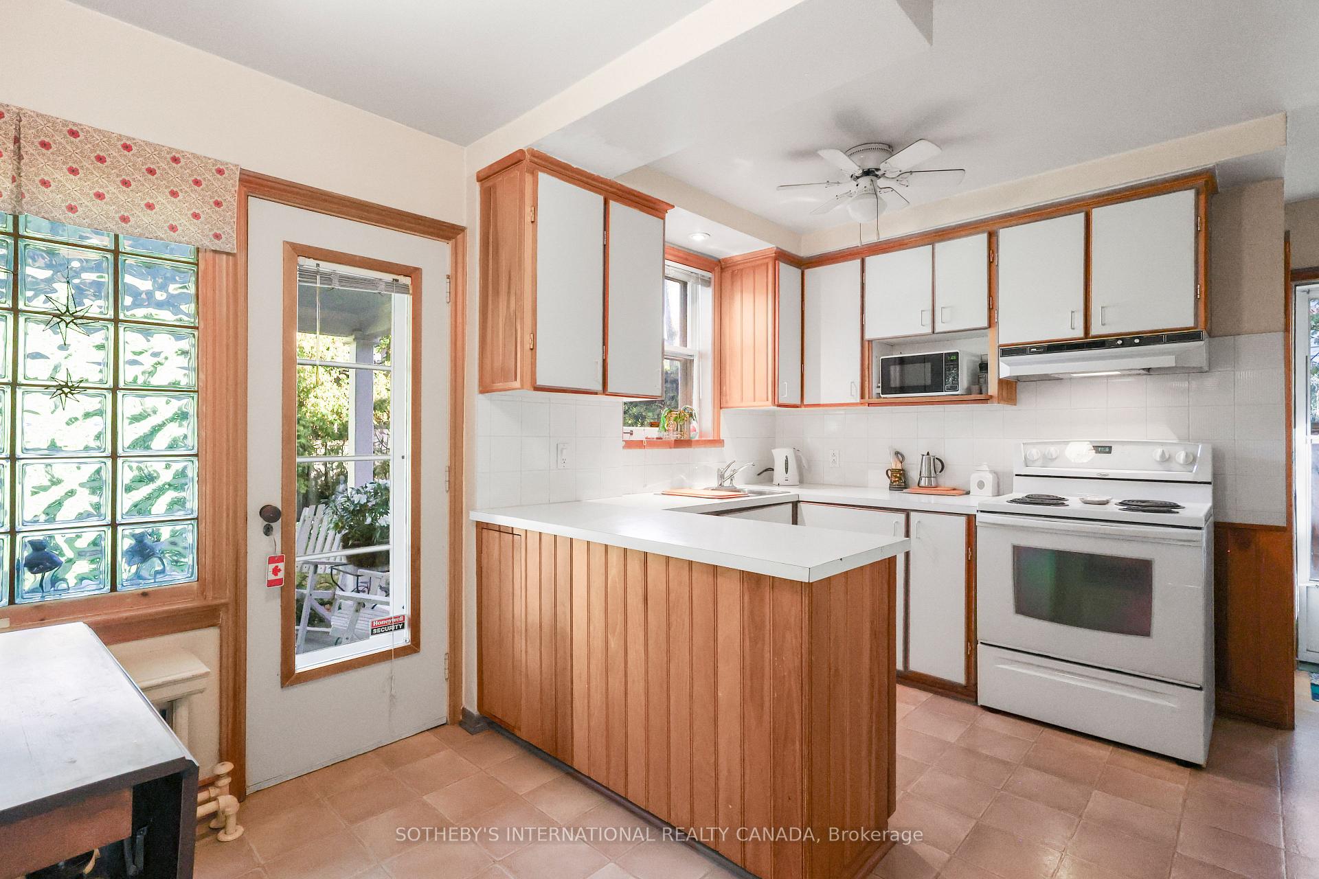 Photo 6 of 40 Teddington Pk Avenue, Toronto, Lawrence Park North — HOMEH