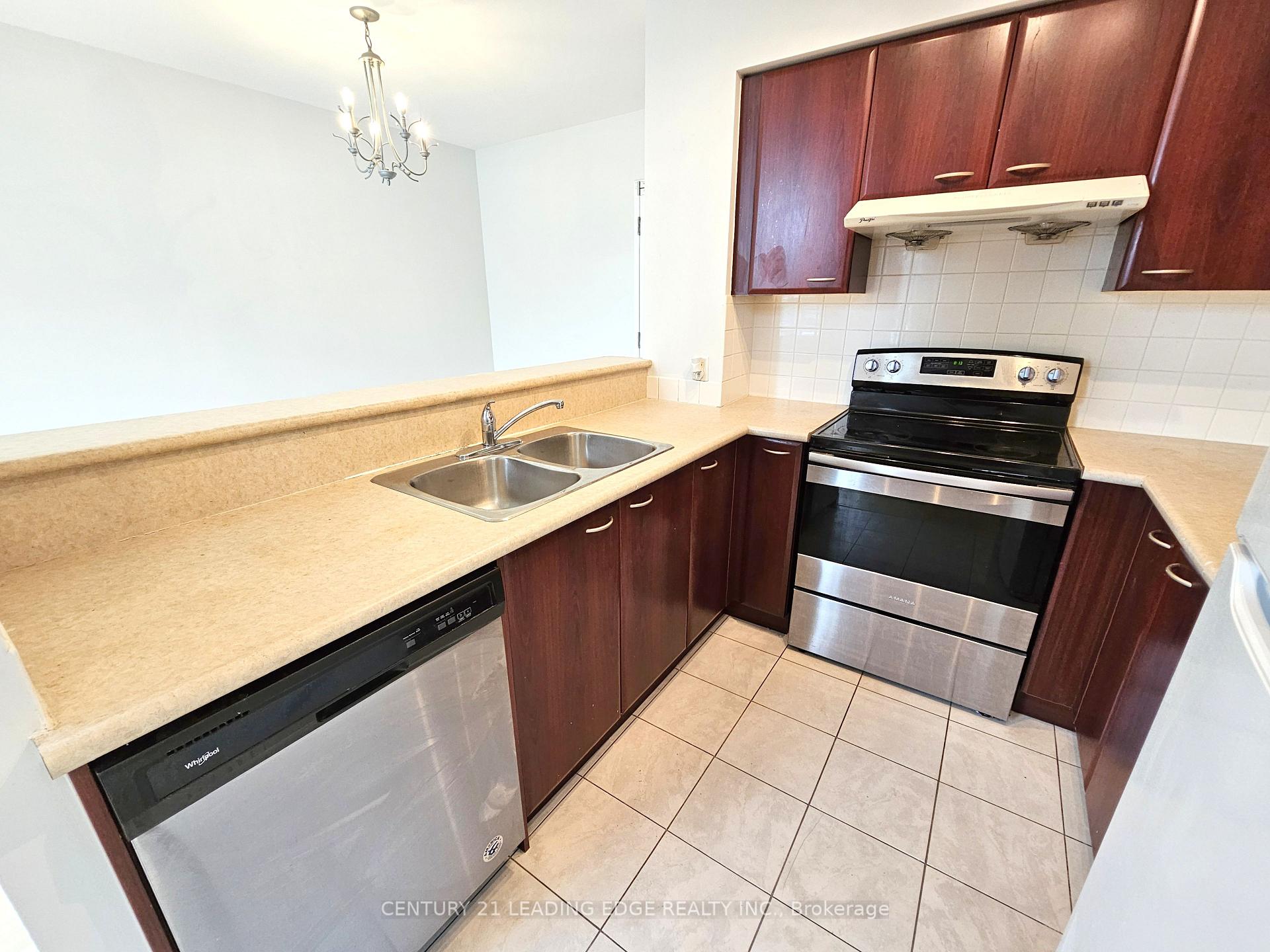 Photo 9 of Unit TH120, 38 Lee Centre Drive, Scarborough, Woburn — HOMEH