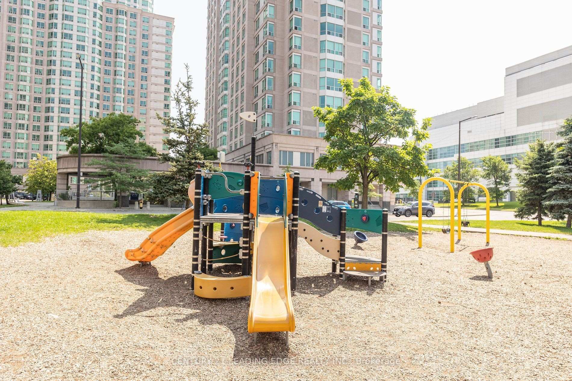 Photo 31 of Unit TH120, 38 Lee Centre Drive, Scarborough, Woburn — HOMEH