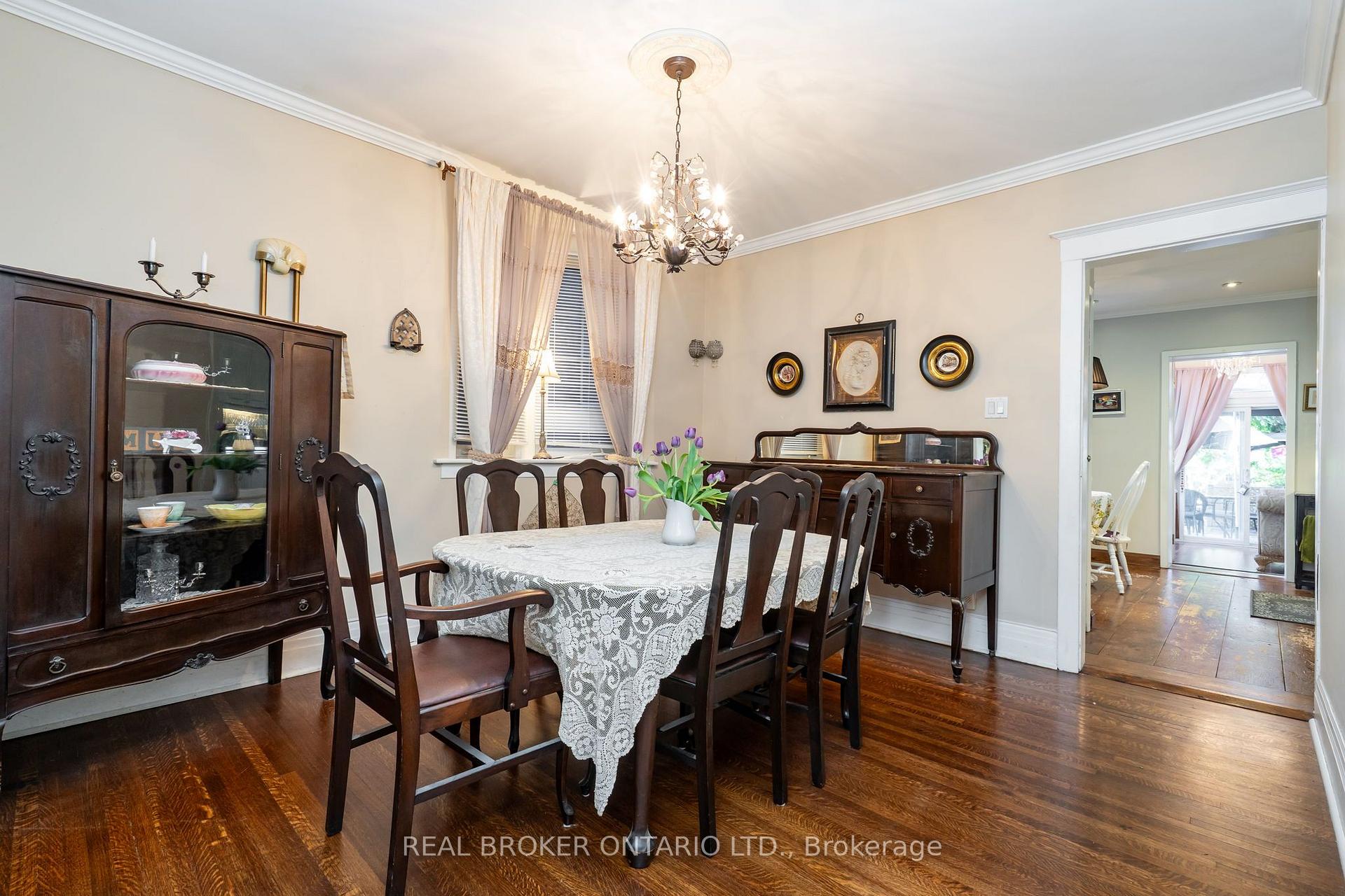 Photo 6 of 253 Bartlett Avenue, Toronto, Dovercourt-Wallace Emerson-Junction — HOMEH