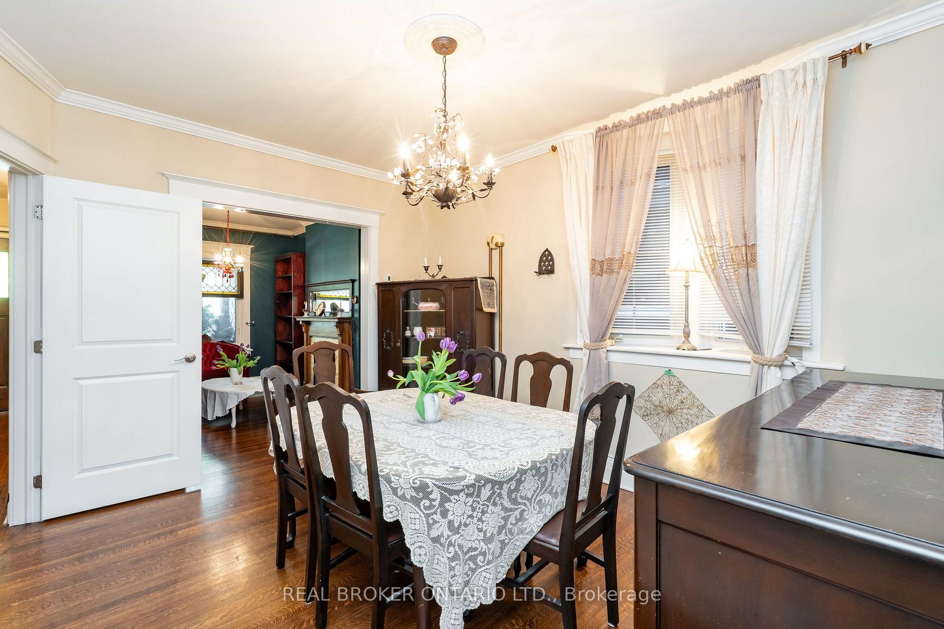 Photo 7 of 253 Bartlett Avenue, Toronto, Dovercourt-Wallace Emerson-Junction — HOMEH
