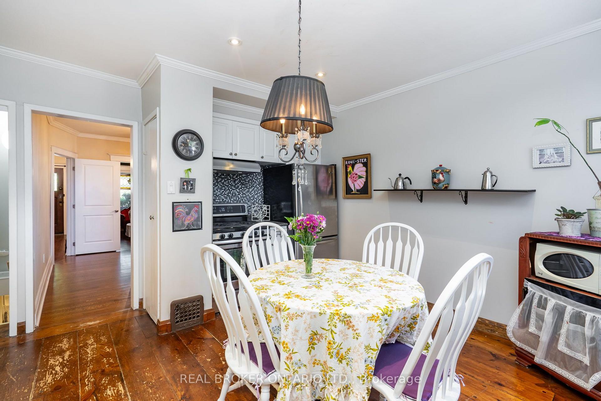 Photo 8 of 253 Bartlett Avenue, Toronto, Dovercourt-Wallace Emerson-Junction — HOMEH