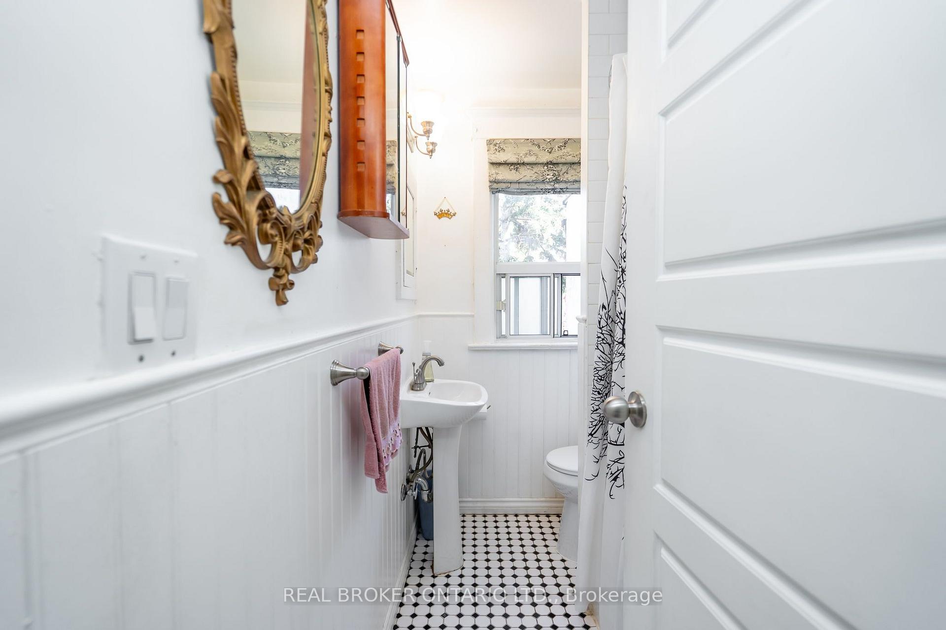 Photo 20 of 253 Bartlett Avenue, Toronto, Dovercourt-Wallace Emerson-Junction — HOMEH