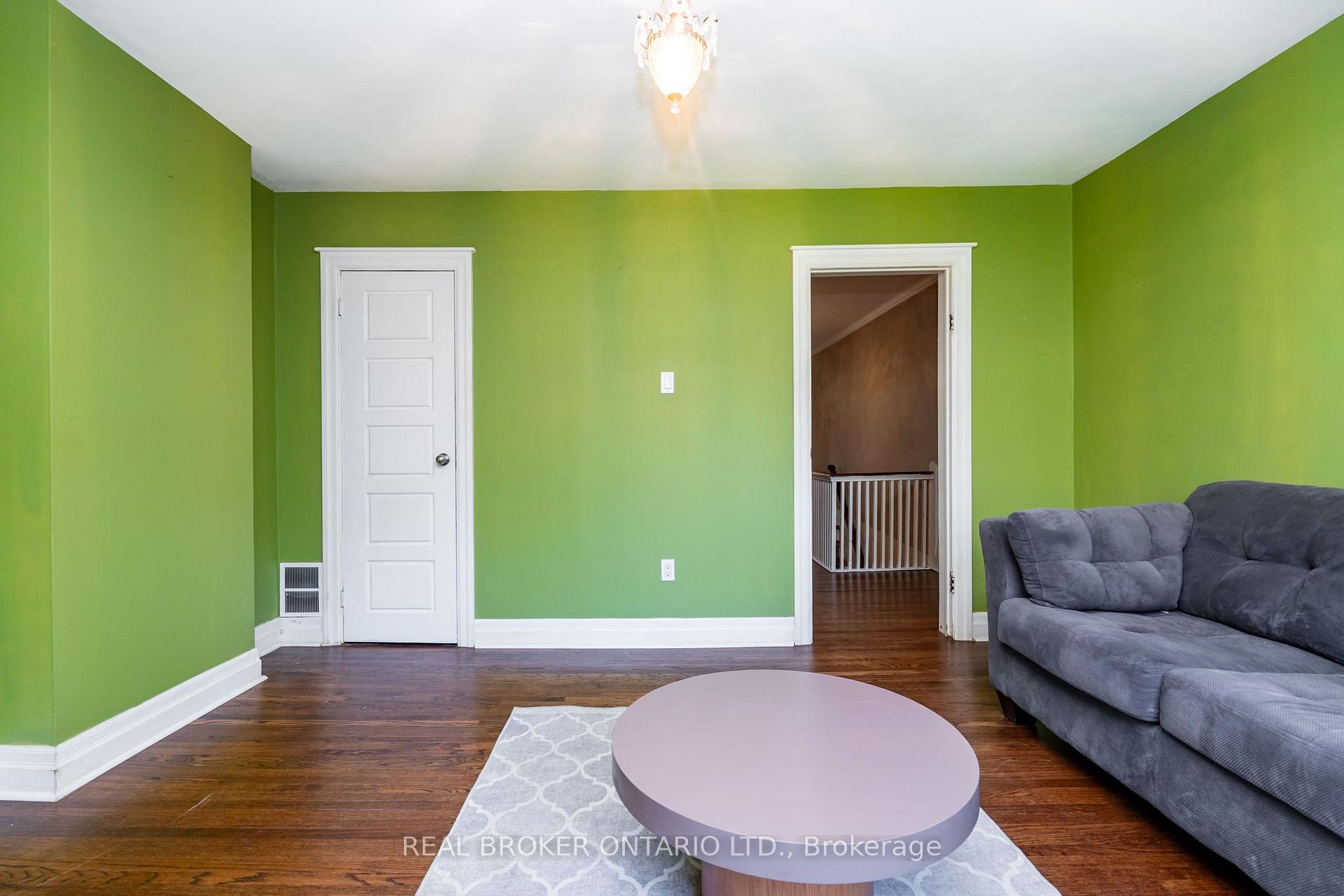 Photo 23 of 253 Bartlett Avenue, Toronto, Dovercourt-Wallace Emerson-Junction — HOMEH