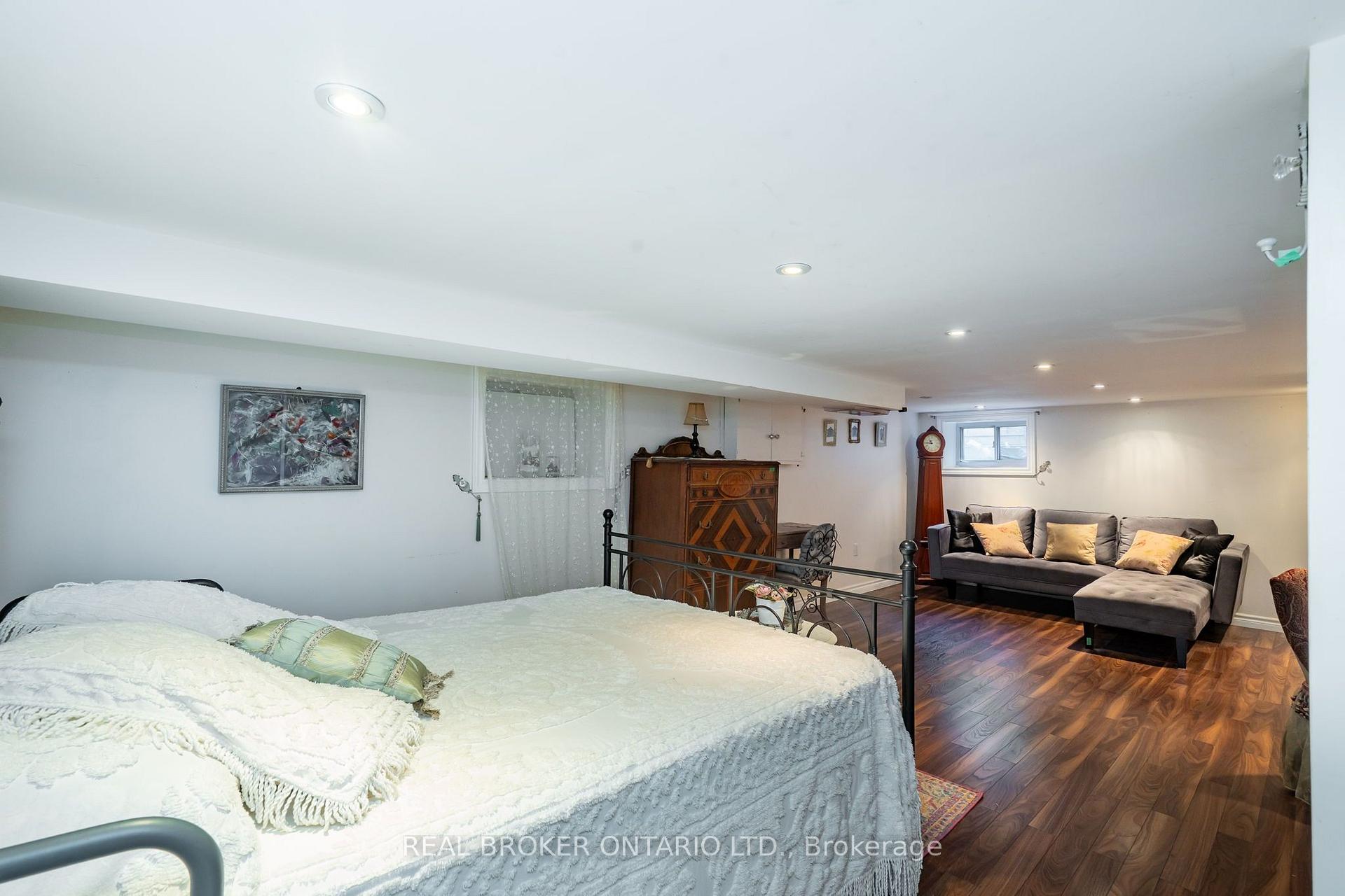 Photo 27 of 253 Bartlett Avenue, Toronto, Dovercourt-Wallace Emerson-Junction — HOMEH