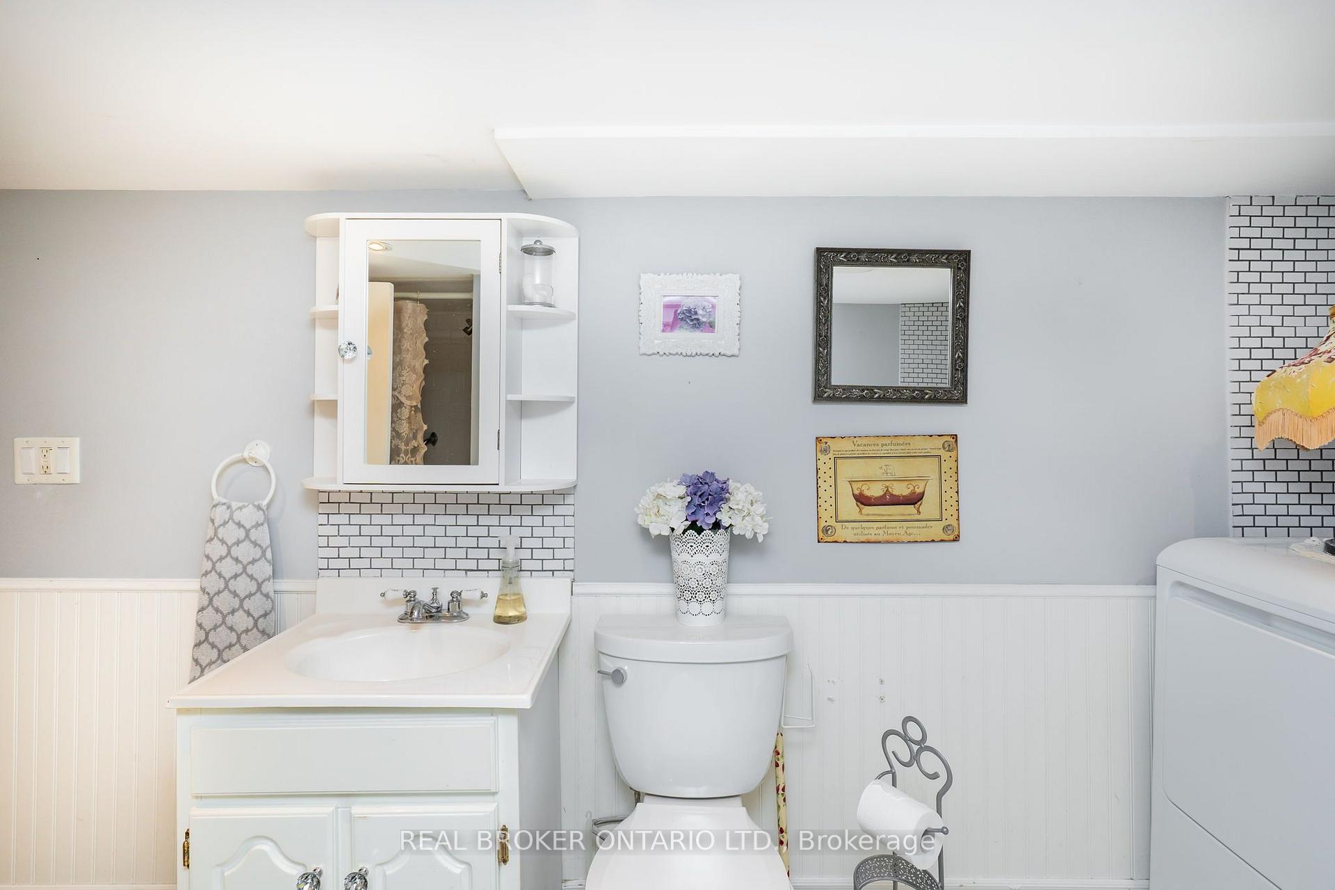 Photo 31 of 253 Bartlett Avenue, Toronto, Dovercourt-Wallace Emerson-Junction — HOMEH