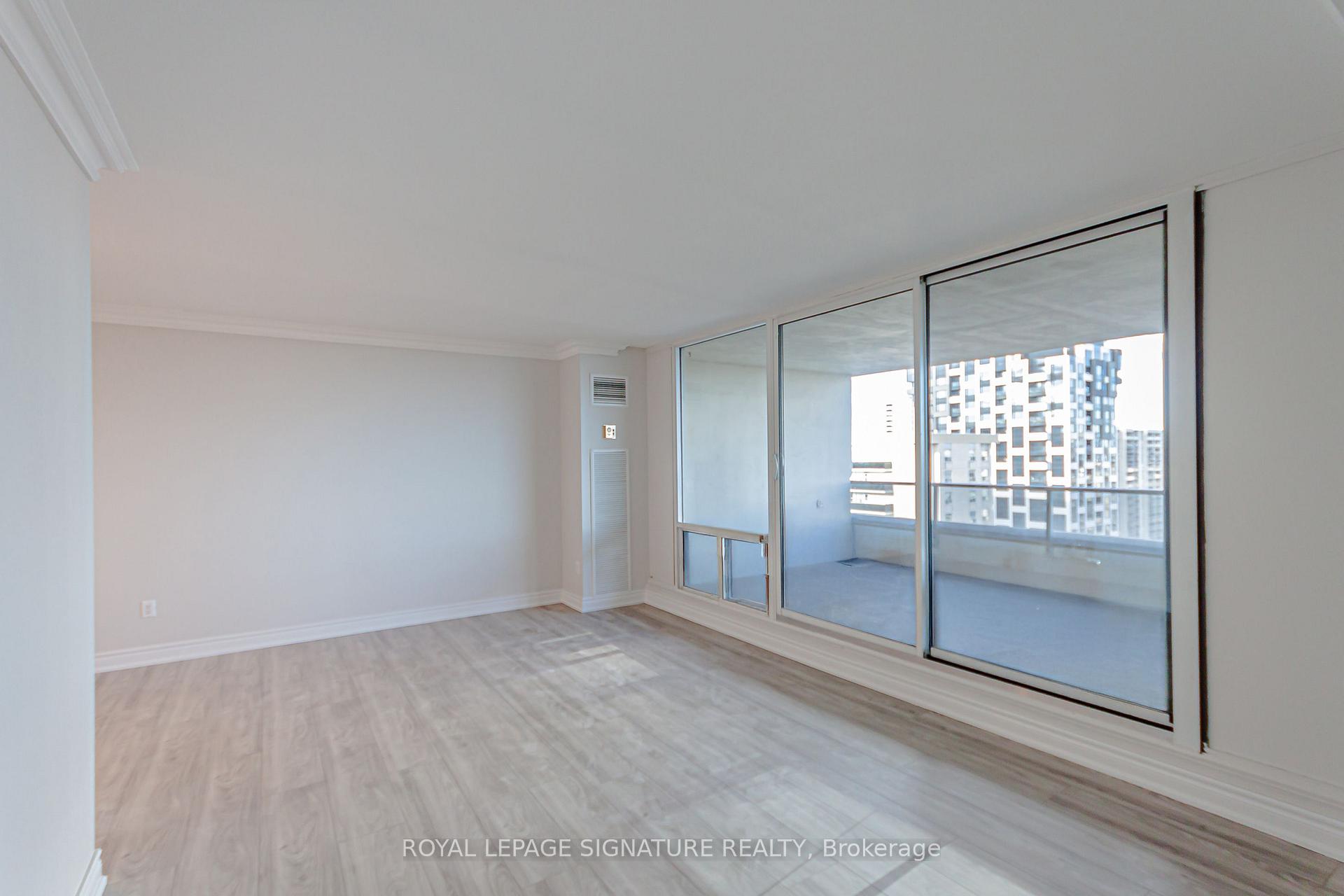 Photo 6 of Unit 2205, 50 Quebec Avenue, Toronto, High Park North — HOMEH
