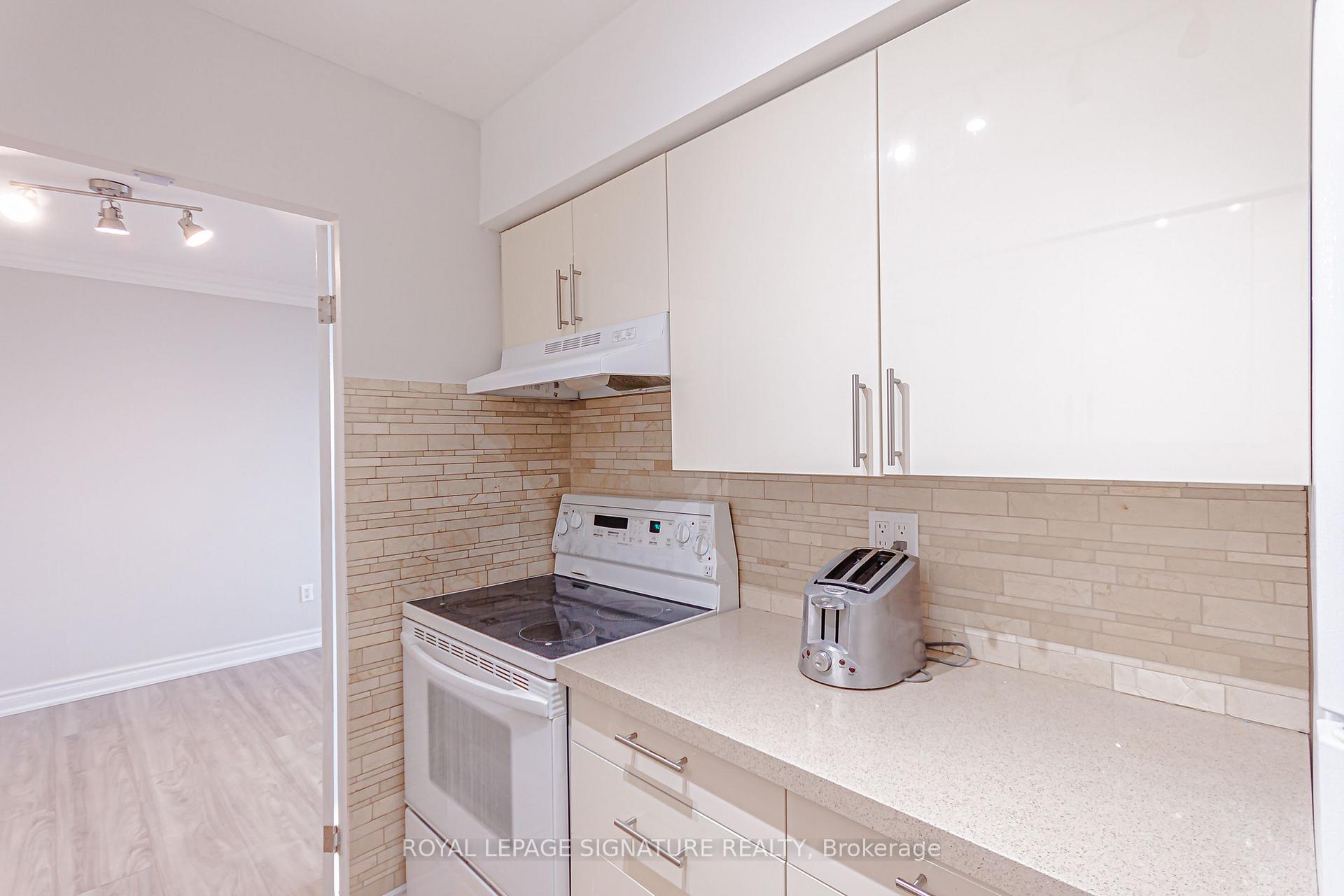 Photo 11 of Unit 2205, 50 Quebec Avenue, Toronto, High Park North — HOMEH