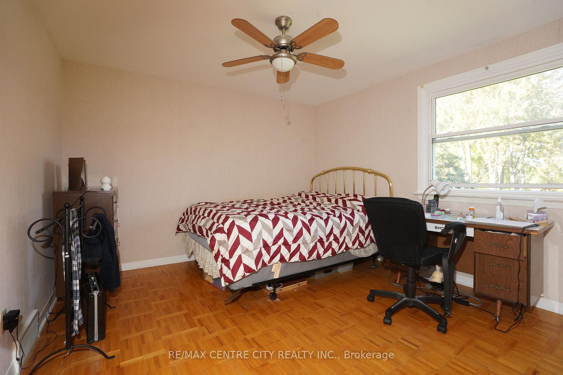 Photo 16 of 1096 Viscount Road, London, South M — HOMEH