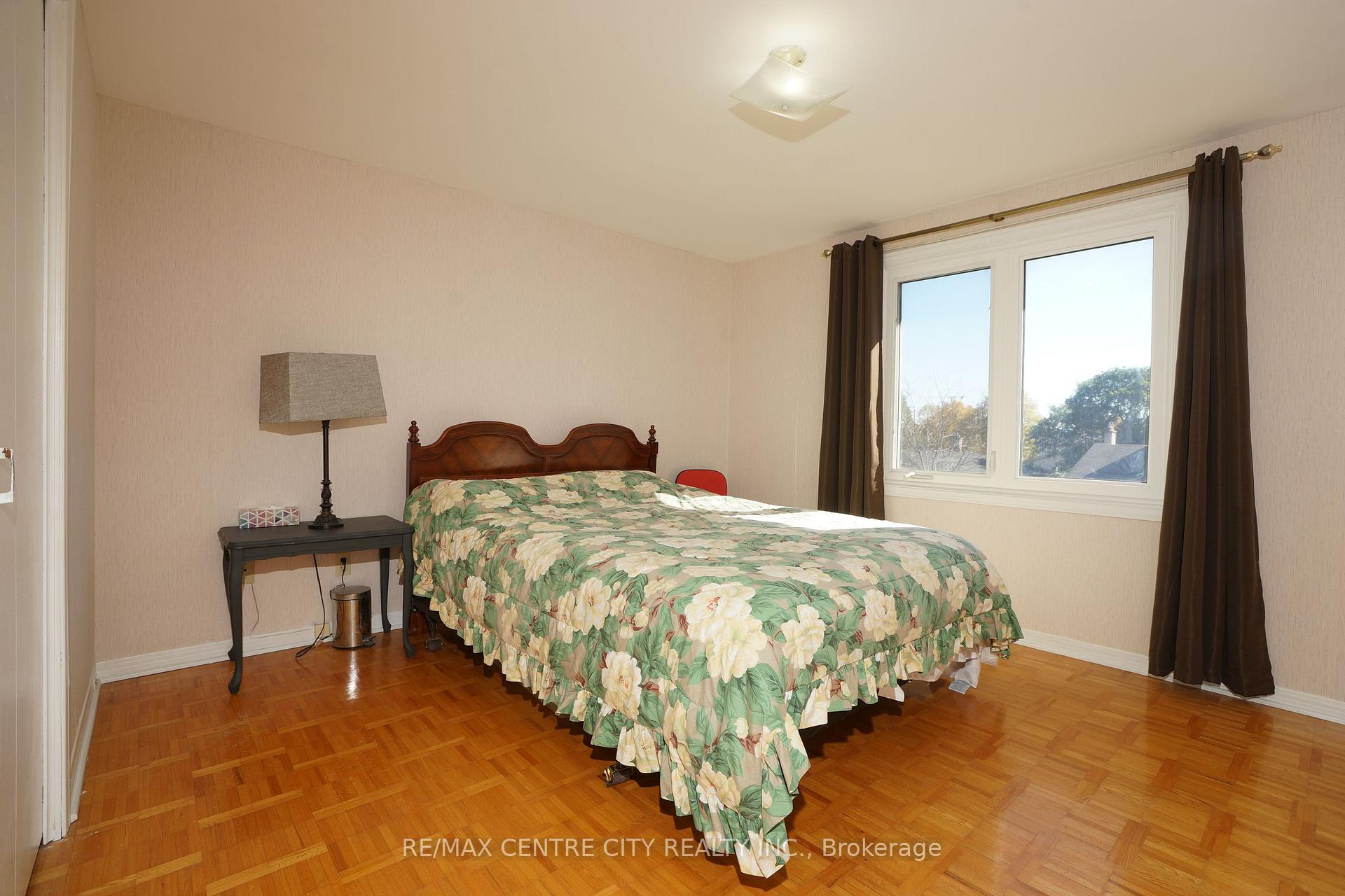 Photo 17 of 1096 Viscount Road, London, South M — HOMEH
