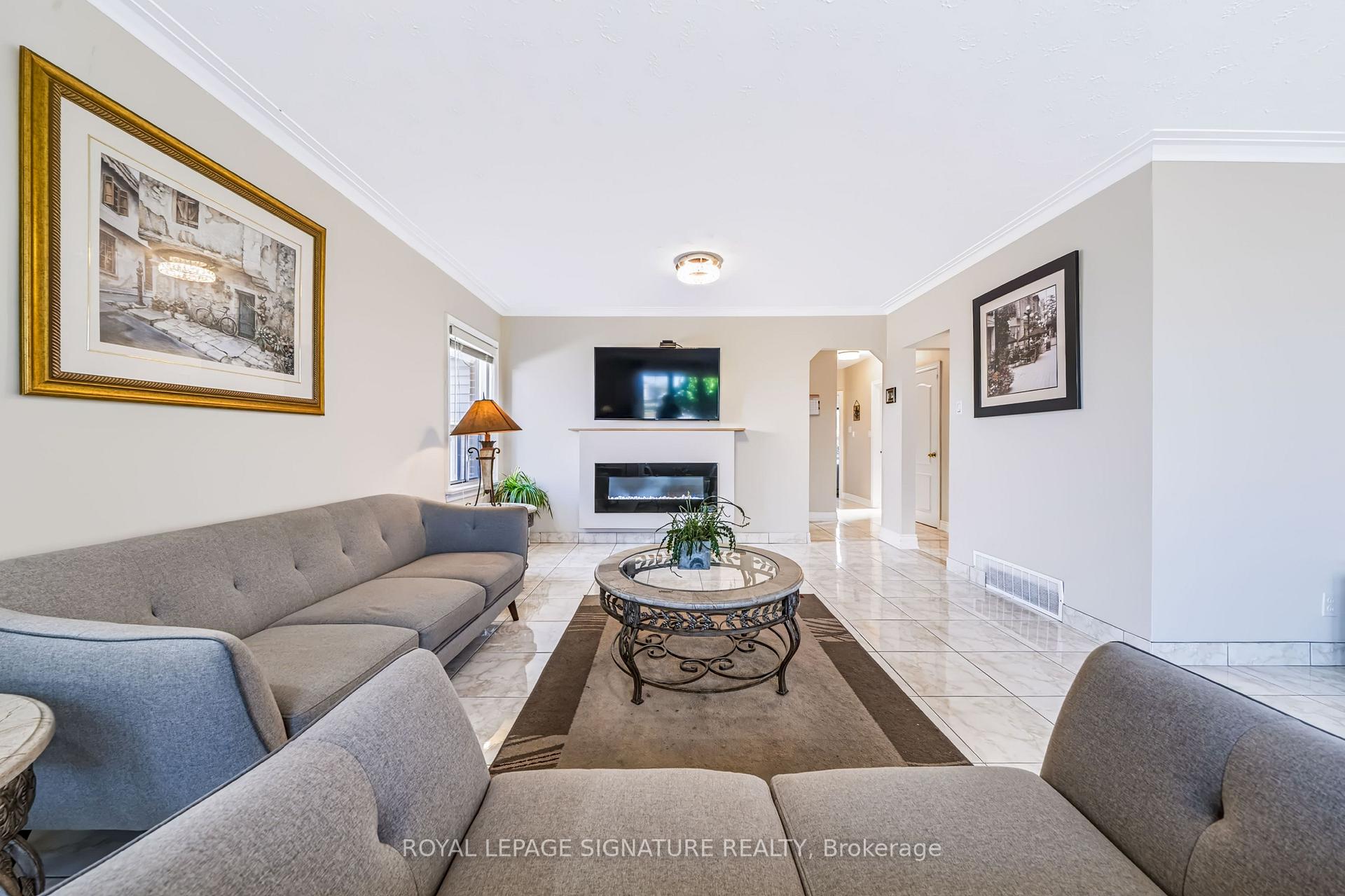 Photo 11 of 1377 Birchmount Road, Scarborough, Dorset Park — HOMEH